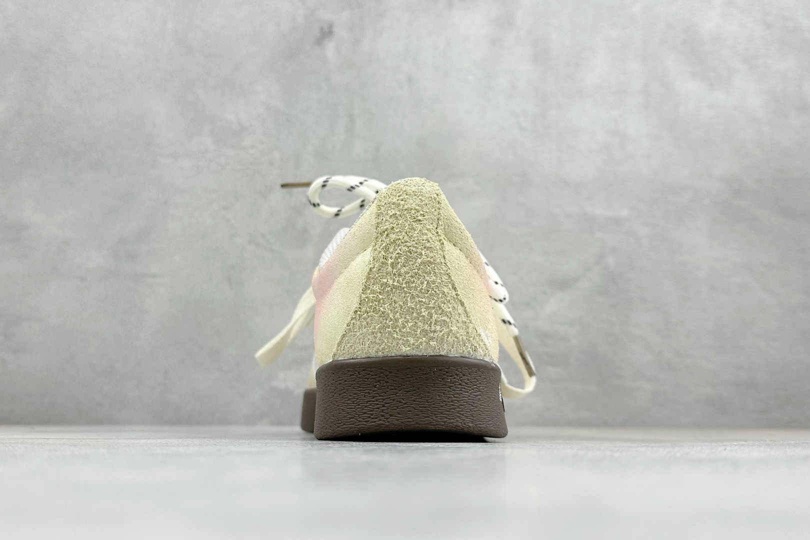 Adidas VI Court CLASSIC 三叶草休闲复古运动板鞋 HQ1802-High Quatity Cheap Brand wholesale wholesaler seller Clothes Bags handbags Sneakers Top Fashion Clothing Shoes from China Factory Chinese suppliers best Quality Beautiful Price Adidas VI Court CLASSIC 三叶草休闲复古运动板鞋 HQ1802