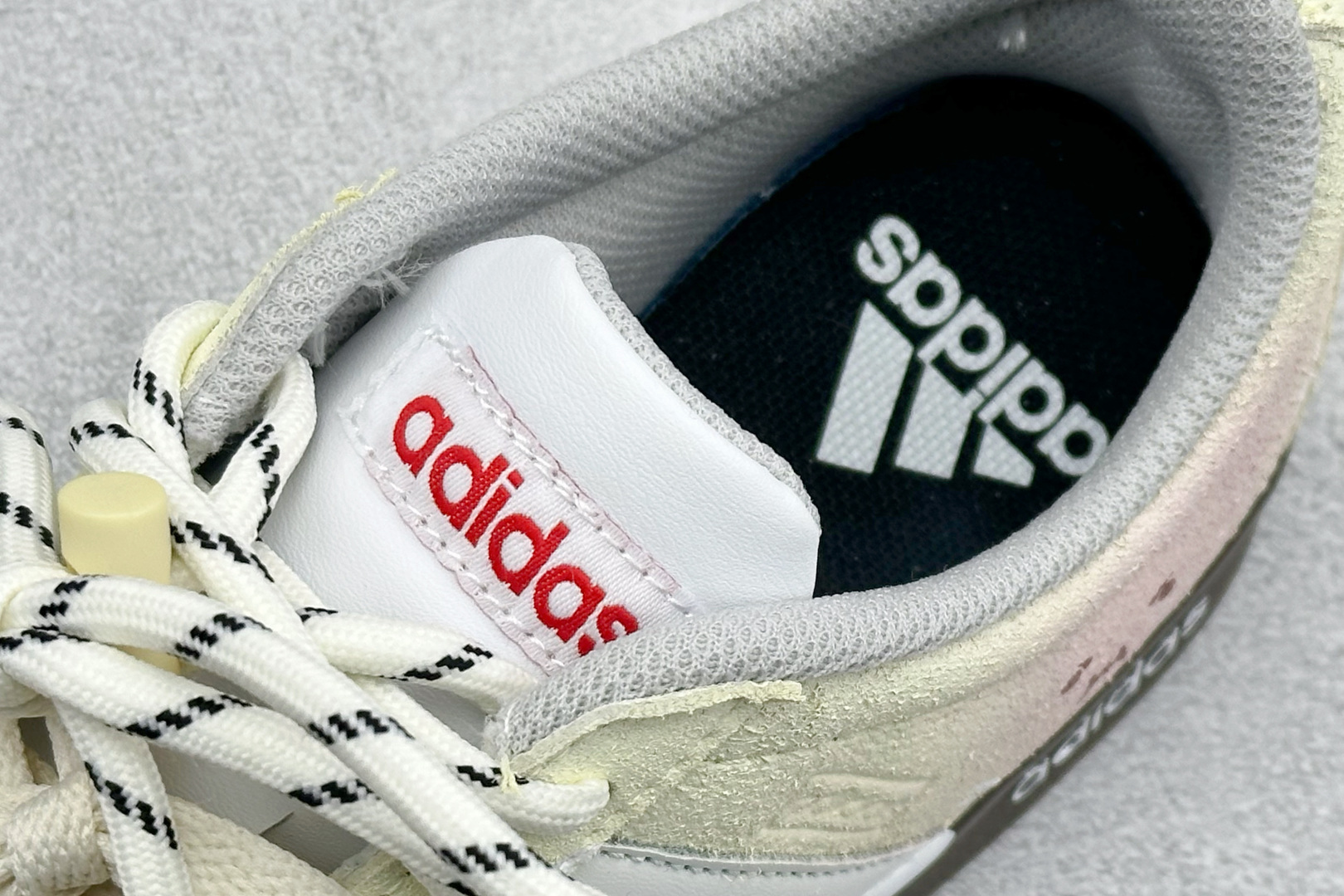 Adidas VI Court CLASSIC 三叶草休闲复古运动板鞋 HQ1802-High Quatity Cheap Brand wholesale wholesaler seller Clothes Bags handbags Sneakers Top Fashion Clothing Shoes from China Factory Chinese suppliers best Quality Beautiful Price Adidas VI Court CLASSIC 三叶草休闲复古运动板鞋 HQ1802