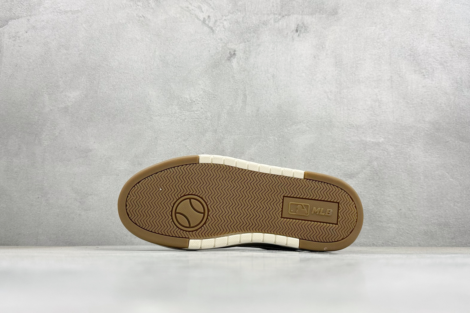 MLB CHUNKY 印花网红老爹鞋 涂鸦恶作剧 3ASXCA12N-High Quatity Cheap Brand wholesale wholesaler seller Clothes Bags handbags Sneakers Top Fashion Clothing Shoes from China Factory Chinese suppliers best Quality Beautiful Price MLB CHUNKY 印花网红老爹鞋 涂鸦恶作剧 3ASXCA12N