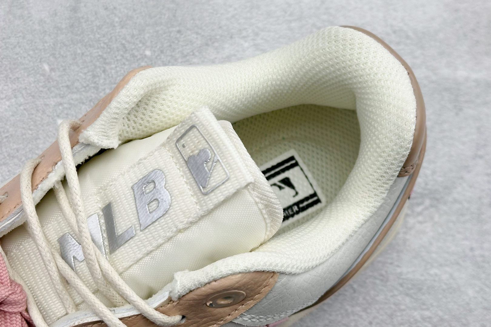 MLB CHUNKY 印花网红老爹鞋 涂鸦恶作剧 3ASXCA12N-High Quatity Cheap Brand wholesale wholesaler seller Clothes Bags handbags Sneakers Top Fashion Clothing Shoes from China Factory Chinese suppliers best Quality Beautiful Price MLB CHUNKY 印花网红老爹鞋 涂鸦恶作剧 3ASXCA12N