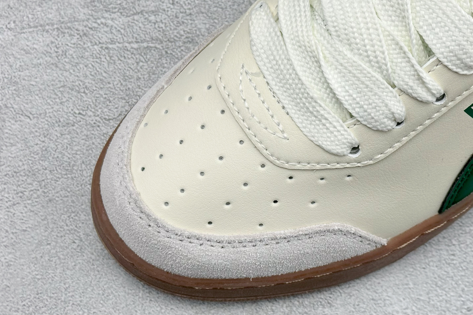 PUMA彪马 CA Match Court 休闲经典简约复古 低帮板鞋 308621-09-High Quatity Cheap Brand wholesale wholesaler seller Clothes Bags handbags Sneakers Top Fashion Clothing Shoes from China Factory Chinese suppliers best Quality Beautiful Price PUMA彪马 CA Match Court 休闲经典简约复古 低帮板鞋 308621-09