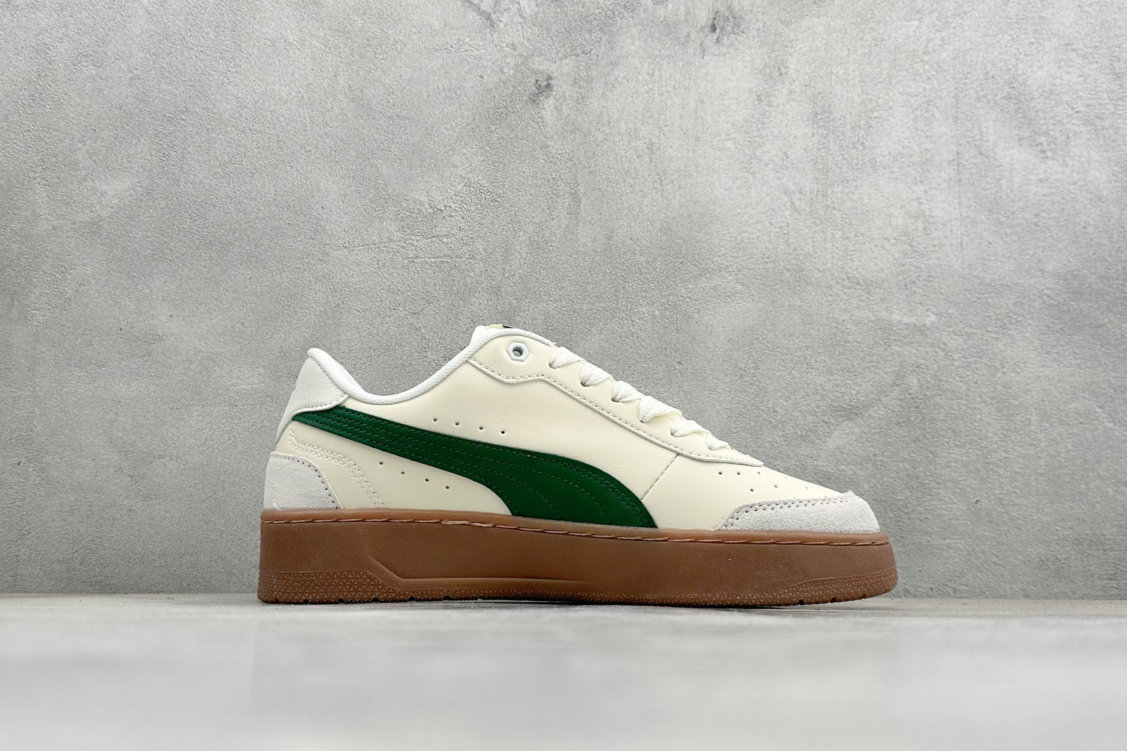 PUMA彪马 CA Match Court 休闲经典简约复古 低帮板鞋 308621-09-High Quatity Cheap Brand wholesale wholesaler seller Clothes Bags handbags Sneakers Top Fashion Clothing Shoes from China Factory Chinese suppliers best Quality Beautiful Price PUMA彪马 CA Match Court 休闲经典简约复古 低帮板鞋 308621-09