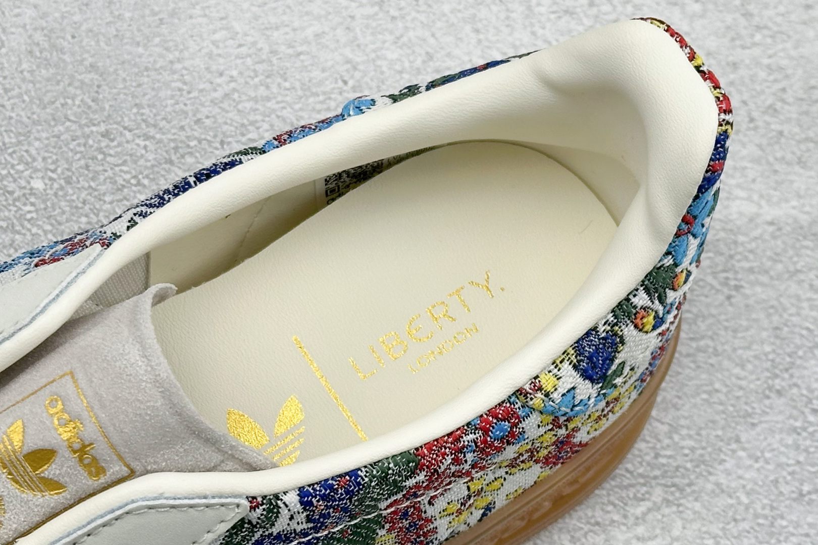 Adidas Originals Gazelle Indoor 三叶草复古休闲防滑耐磨低帮板鞋 JP5309 Adidas Originals Gazelle Indoor 三叶草复古休闲防滑耐磨低帮板鞋 JP5309