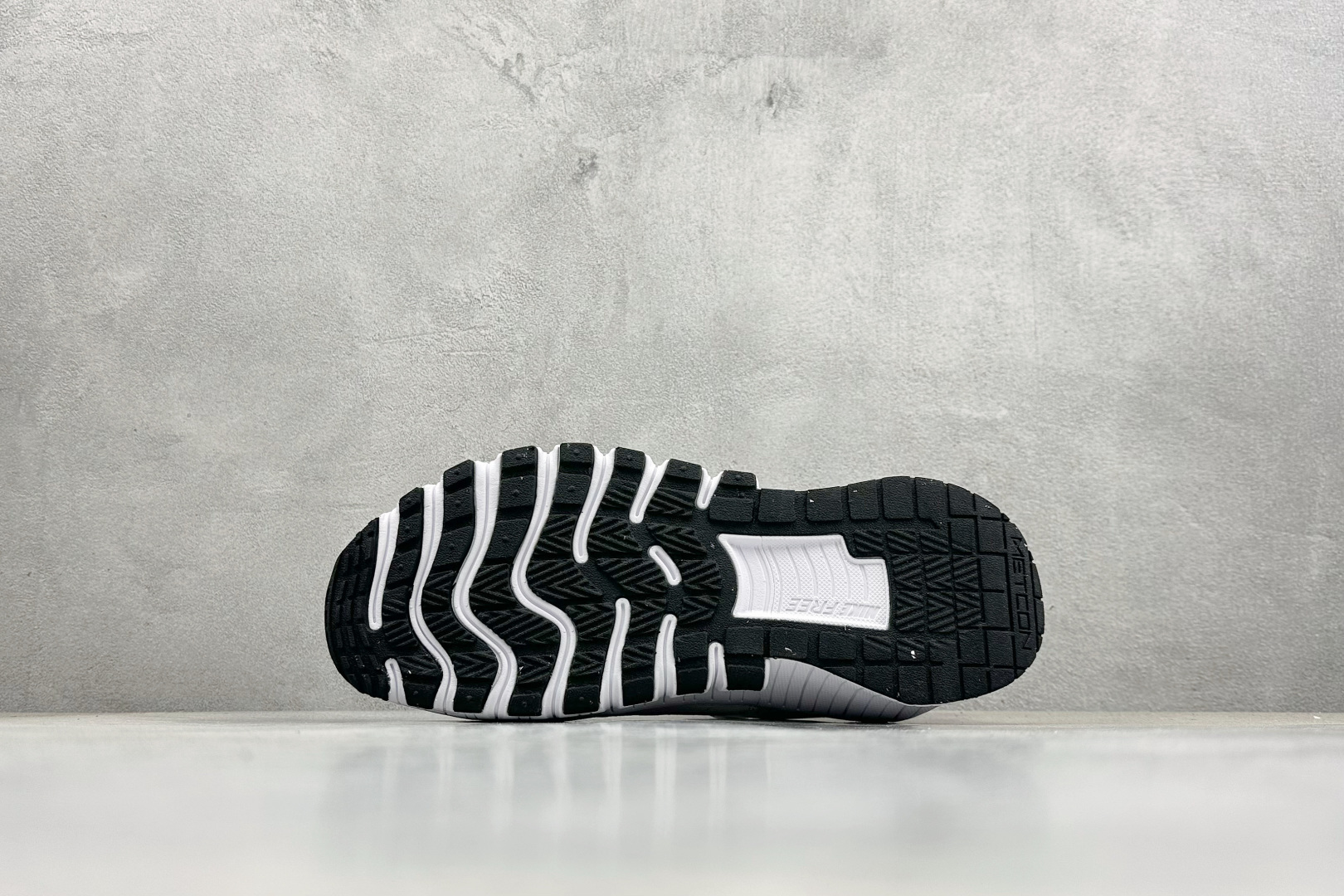 Nike Free Metcon 6 轻盈舒适减震防滑耐磨 低帮跑步鞋 FJ7127-101