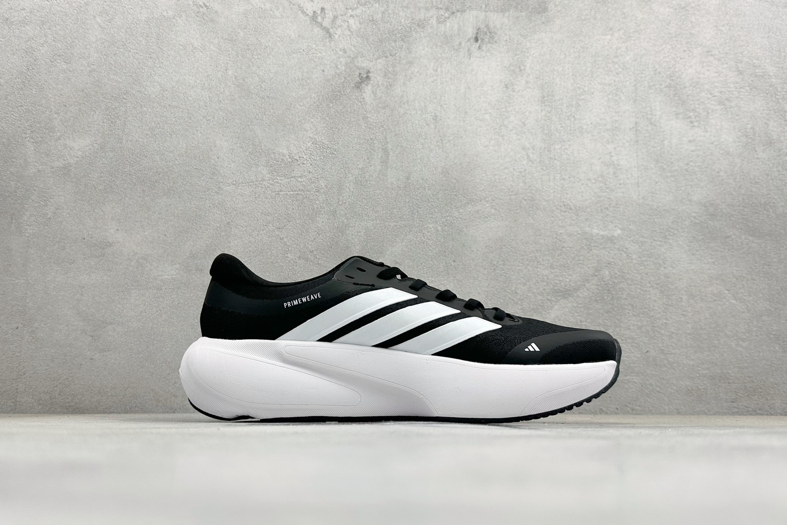 Adidas Supernova Solutione 3 M 阿迪透气缓震跑步鞋 KK1202 Adidas Supernova Solutione 3 M 阿迪透气缓震跑步鞋 KK1202