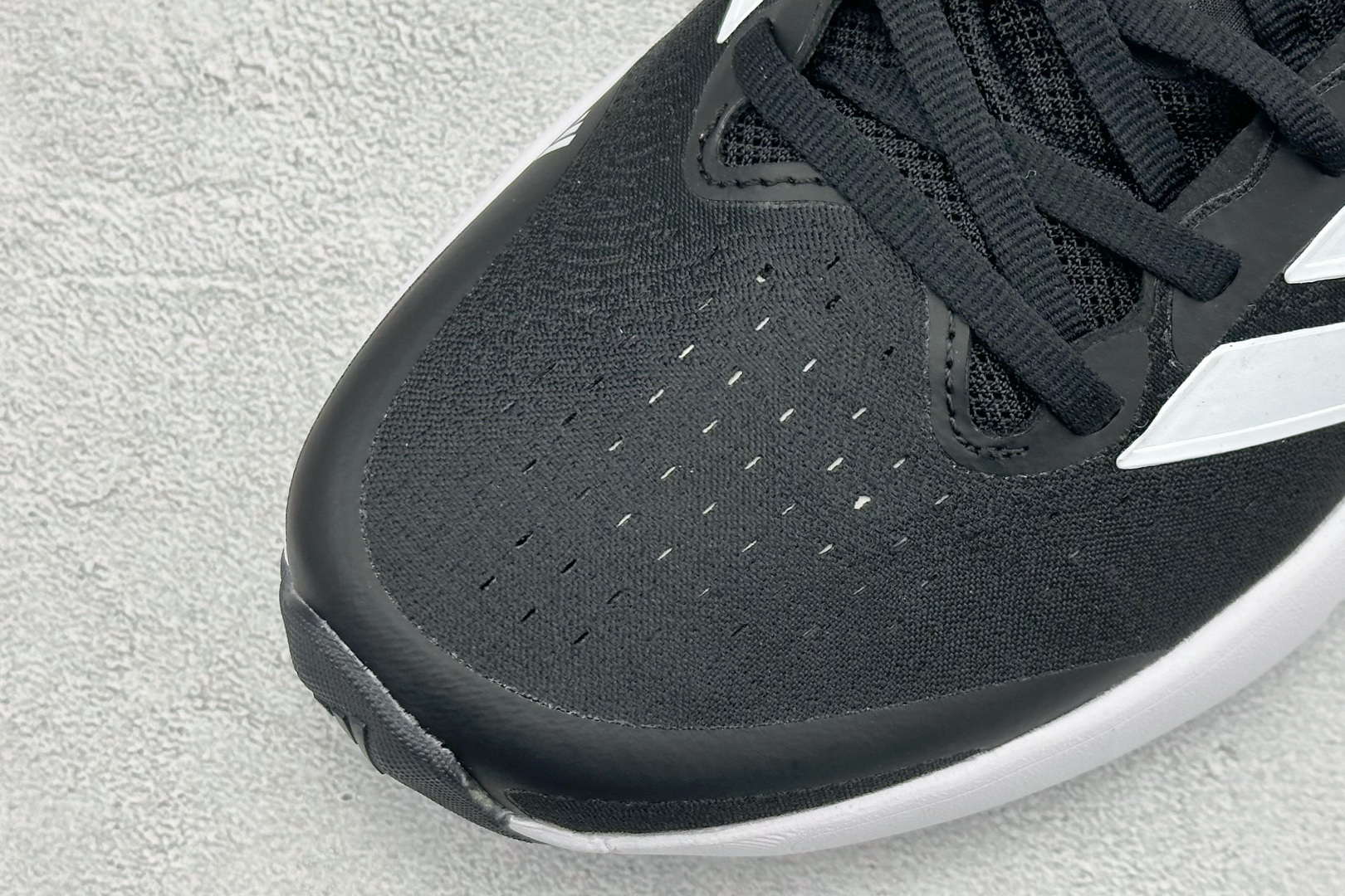 Adidas Supernova Solutione 3 M 阿迪透气缓震跑步鞋 KK1202 Adidas Supernova Solutione 3 M 阿迪透气缓震跑步鞋 KK1202