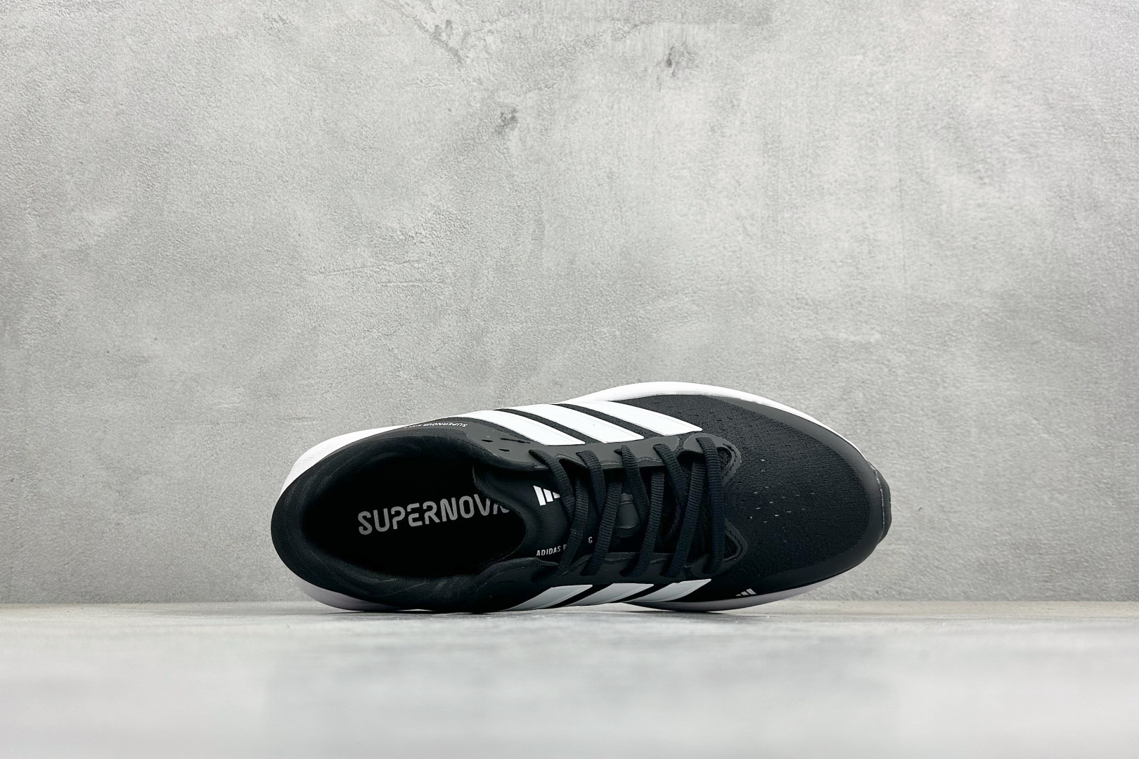 Adidas Supernova Solutione 3 M 阿迪透气缓震跑步鞋 KK1202 Adidas Supernova Solutione 3 M 阿迪透气缓震跑步鞋 KK1202