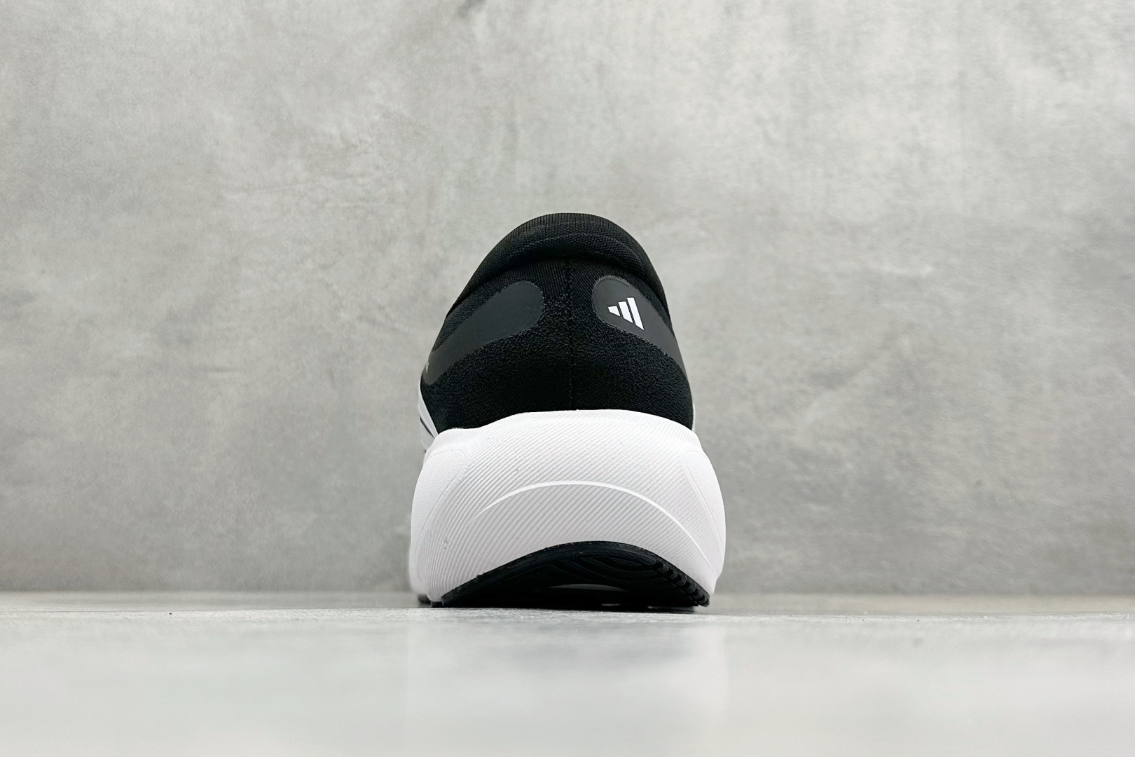 Adidas Supernova Solutione 3 M 阿迪透气缓震跑步鞋 KK1202 Adidas Supernova Solutione 3 M 阿迪透气缓震跑步鞋 KK1202