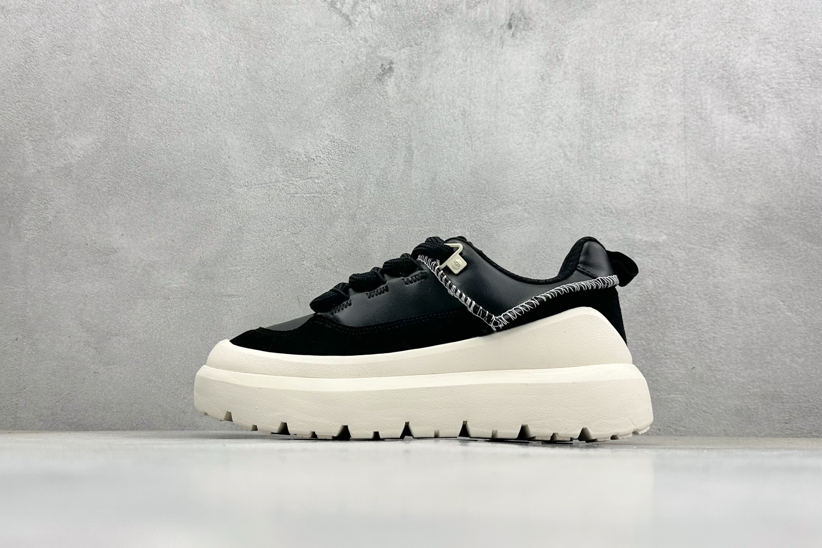 UGG Heritage Utilty Sneaker 中性羊绒雪地面包鞋 1170910-BWHT UGG Heritage Utilty Sneaker 中性羊绒雪地面包鞋 1170910-BWHT