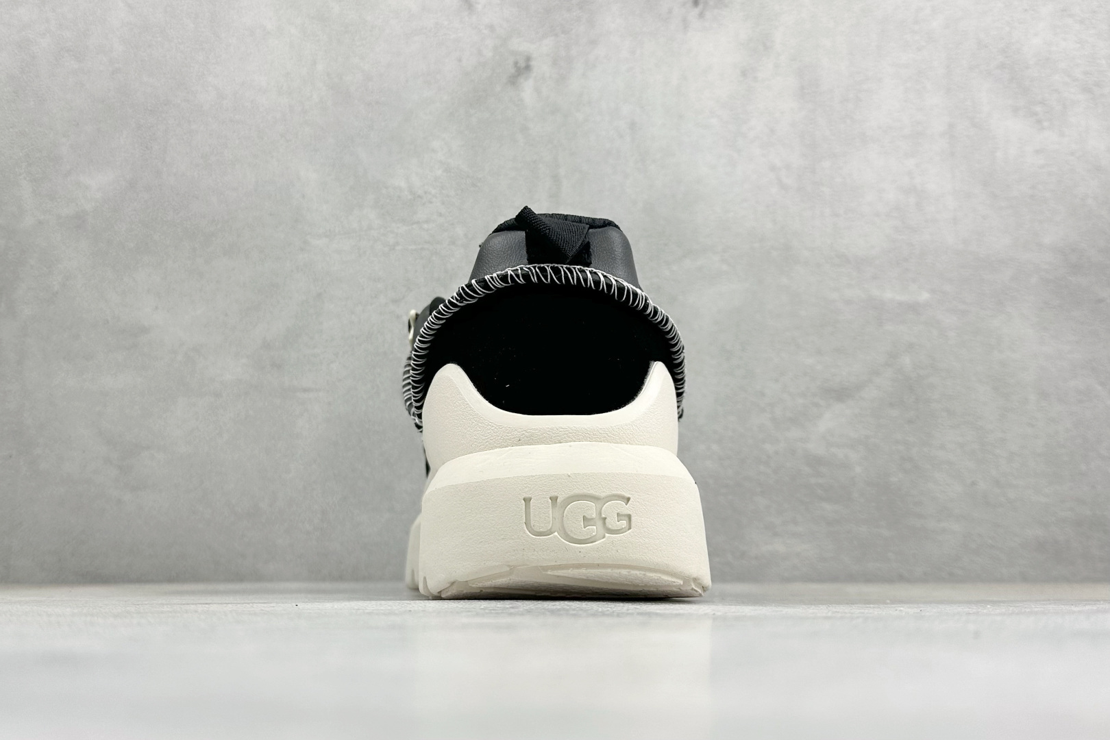 UGG Heritage Utilty Sneaker 中性羊绒雪地面包鞋 1170910-BWHT UGG Heritage Utilty Sneaker 中性羊绒雪地面包鞋 1170910-BWHT