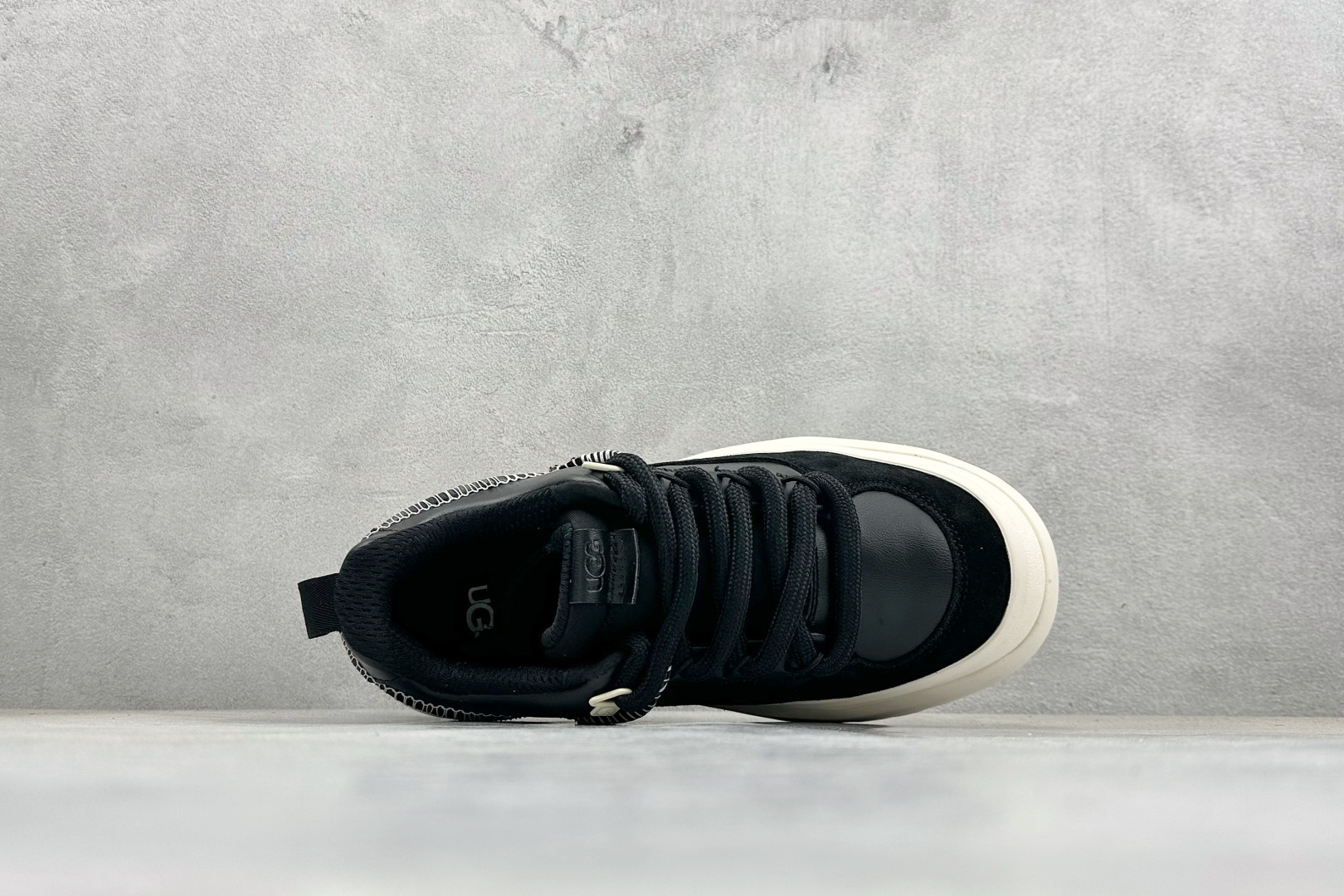 UGG Heritage Utilty Sneaker 中性羊绒雪地面包鞋 1170910-BWHT UGG Heritage Utilty Sneaker 中性羊绒雪地面包鞋 1170910-BWHT
