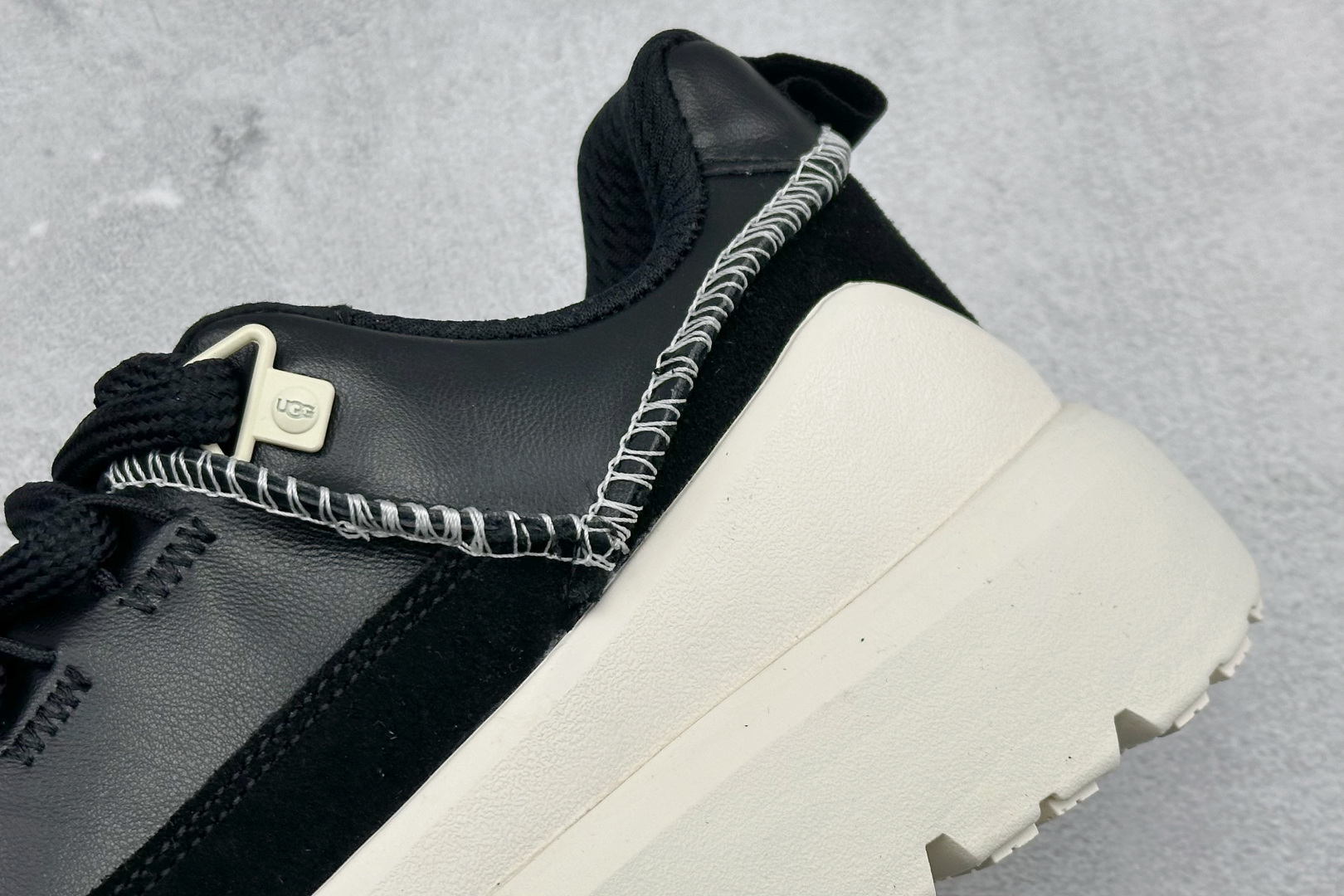 UGG Heritage Utilty Sneaker 中性羊绒雪地面包鞋 1170910-BWHT UGG Heritage Utilty Sneaker 中性羊绒雪地面包鞋 1170910-BWHT