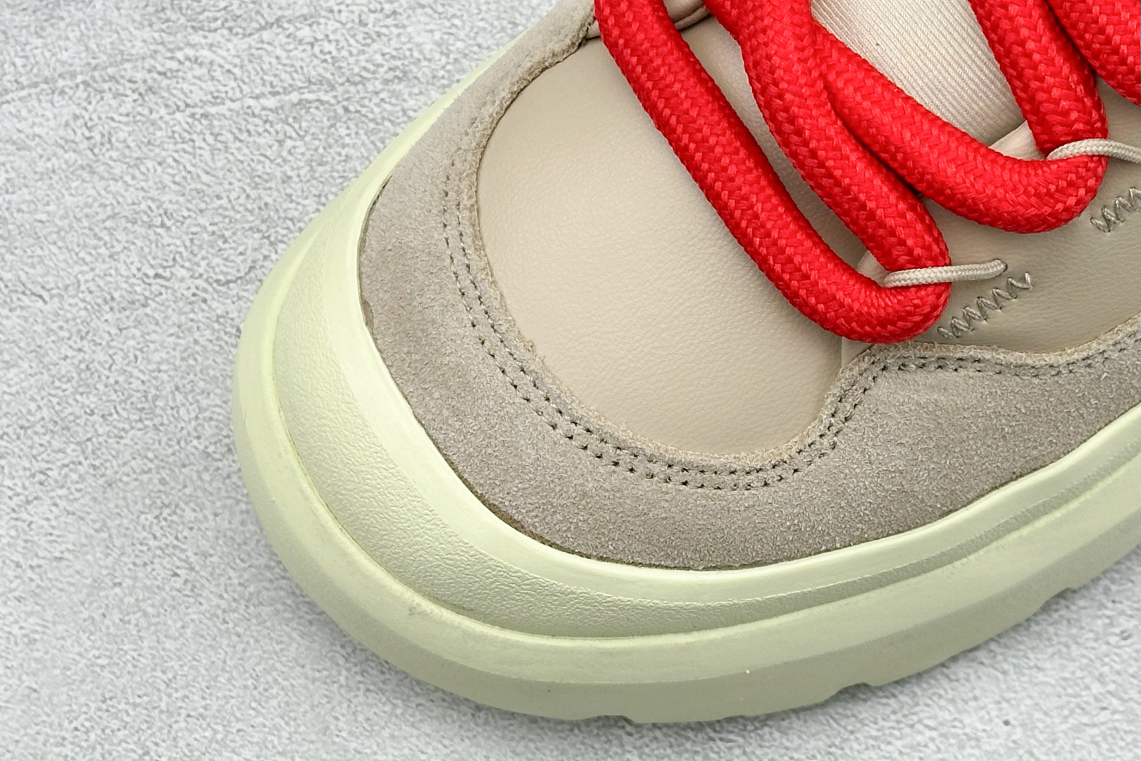 UGG Heritage Utilty Sneaker 中性羊绒雪地面包鞋 1170910-SSBF UGG Heritage Utilty Sneaker 中性羊绒雪地面包鞋 1170910-SSBF