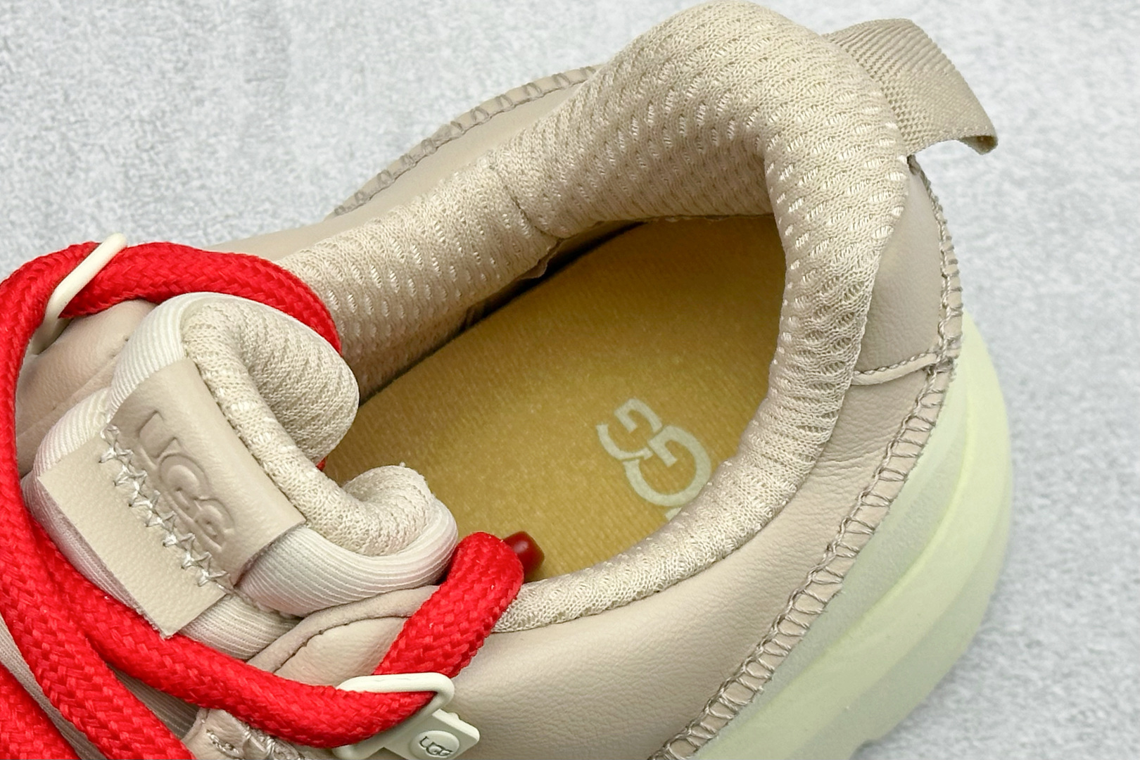 UGG Heritage Utilty Sneaker 中性羊绒雪地面包鞋 1170910-SSBF UGG Heritage Utilty Sneaker 中性羊绒雪地面包鞋 1170910-SSBF