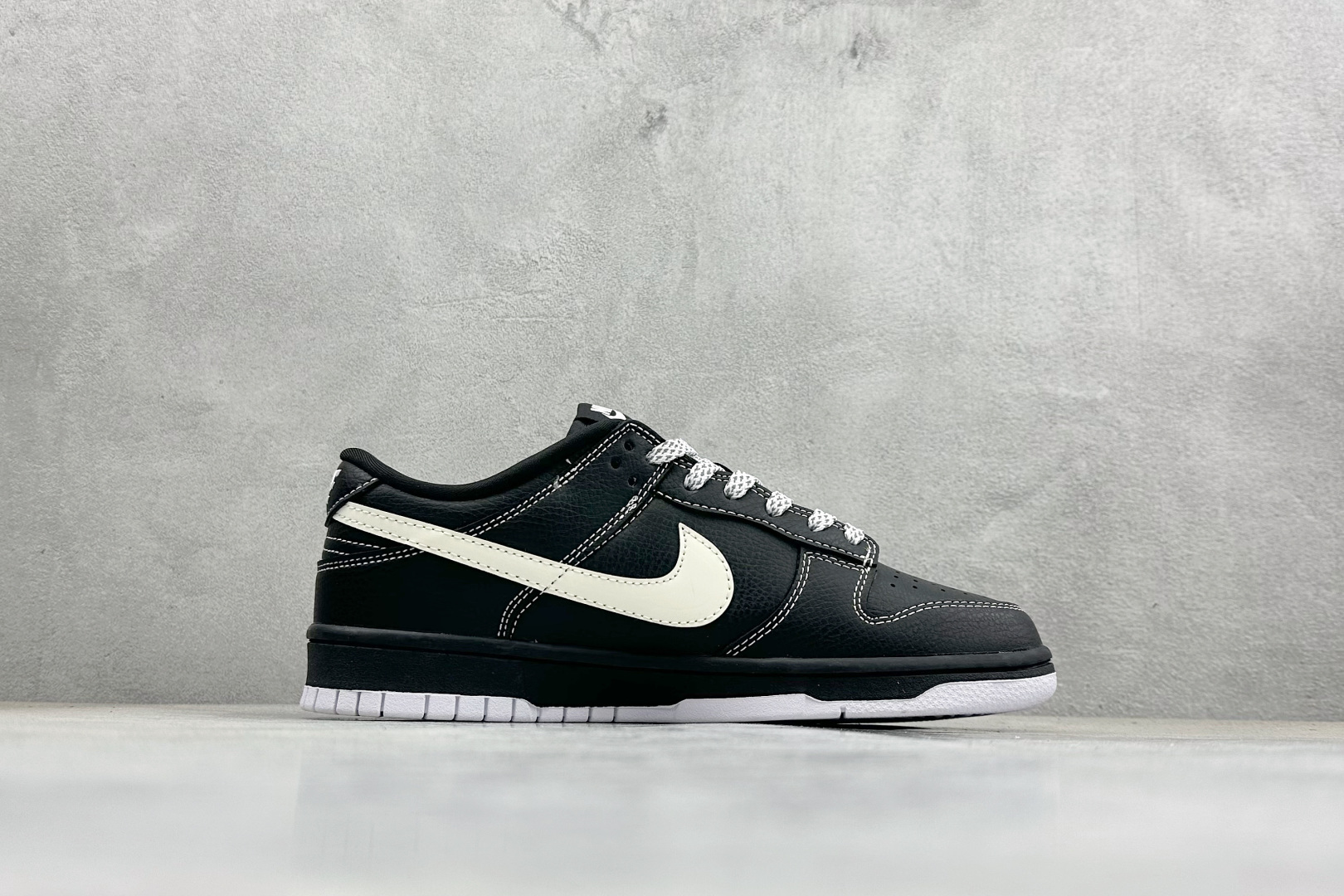 SB Dunk Low 街头潮魂炸场!这双Stussy斯图西联名Dunk直接封神 MN1688-111 SB Dunk Low 街头潮魂炸场!这双Stussy斯图西联名Dunk直接封神 MN1688-111