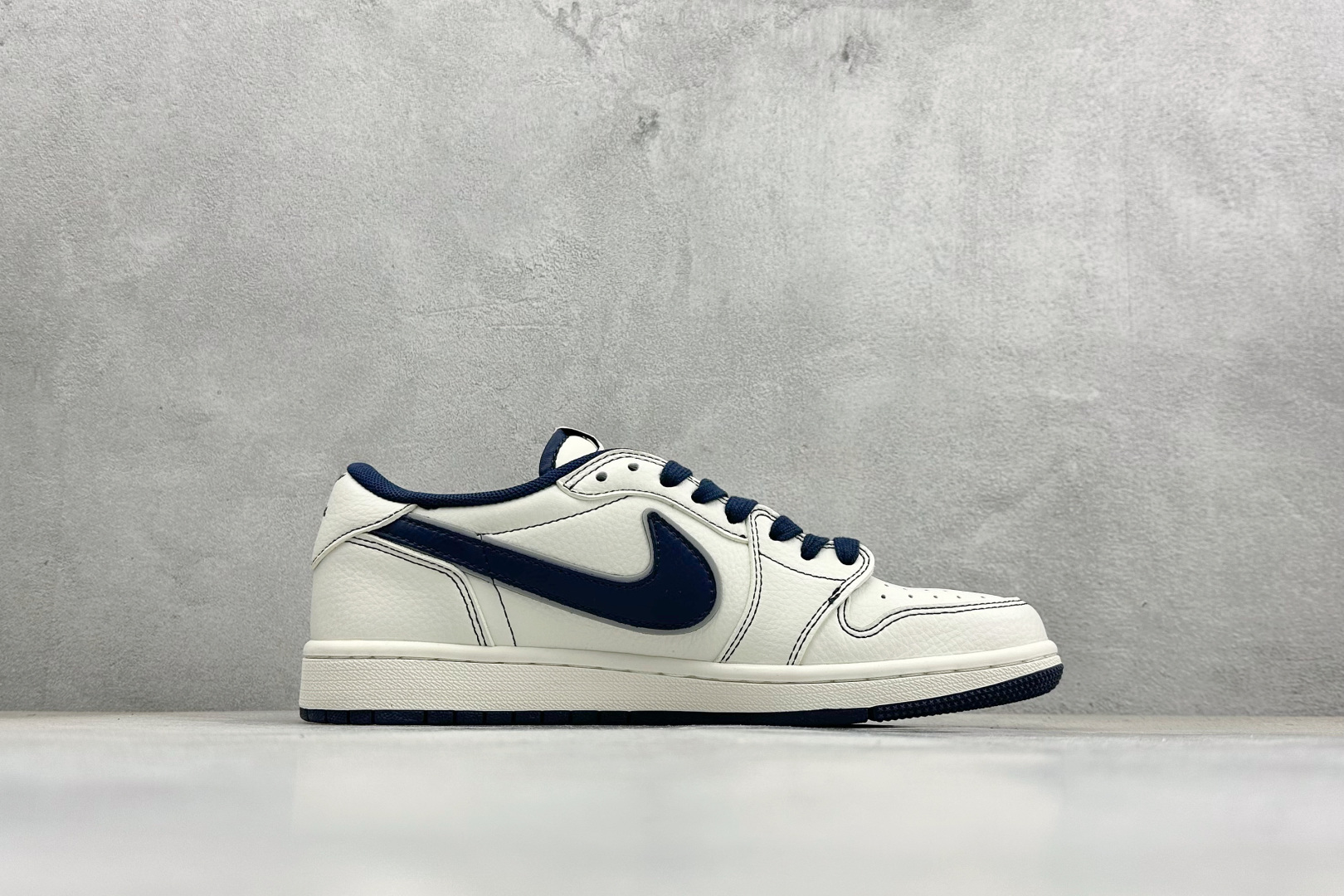 Air Jordan 1 马年定制款 经典AJ1低帮鞋型打底 FF2026-001 Air Jordan 1 马年定制款 经典AJ1低帮鞋型打底 FF2026-001