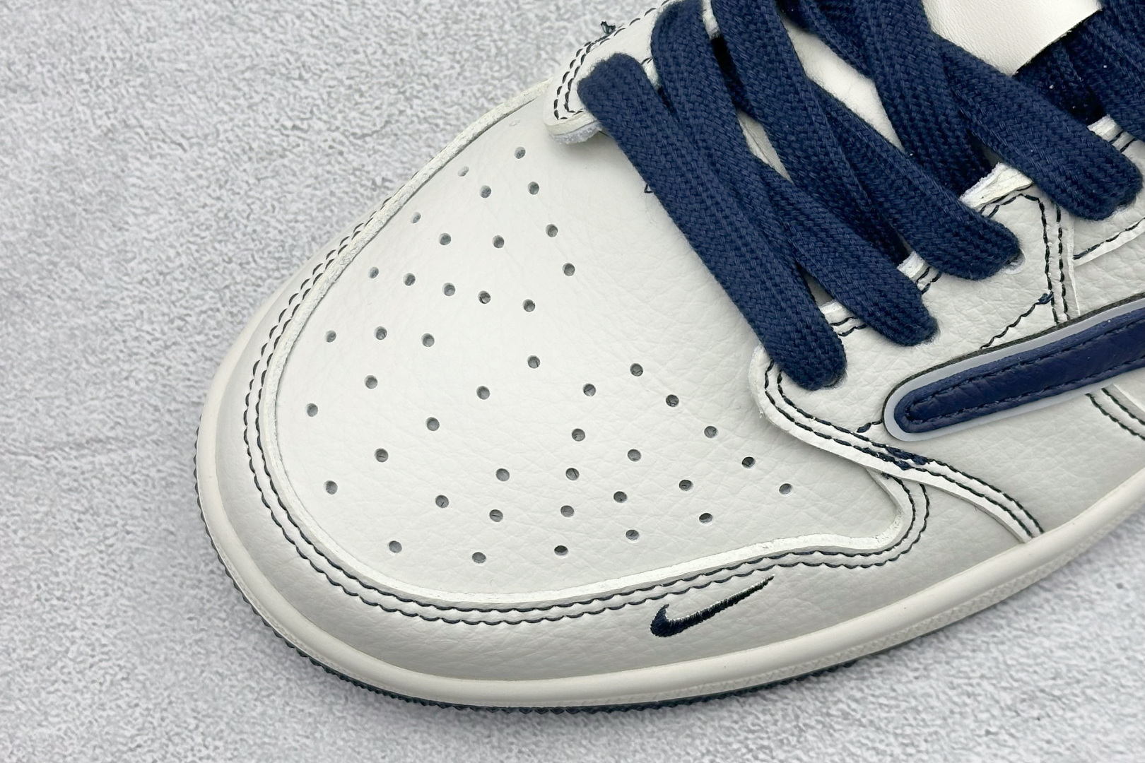 Air Jordan 1 马年定制款 经典AJ1低帮鞋型打底 FF2026-001 Air Jordan 1 马年定制款 经典AJ1低帮鞋型打底 FF2026-001