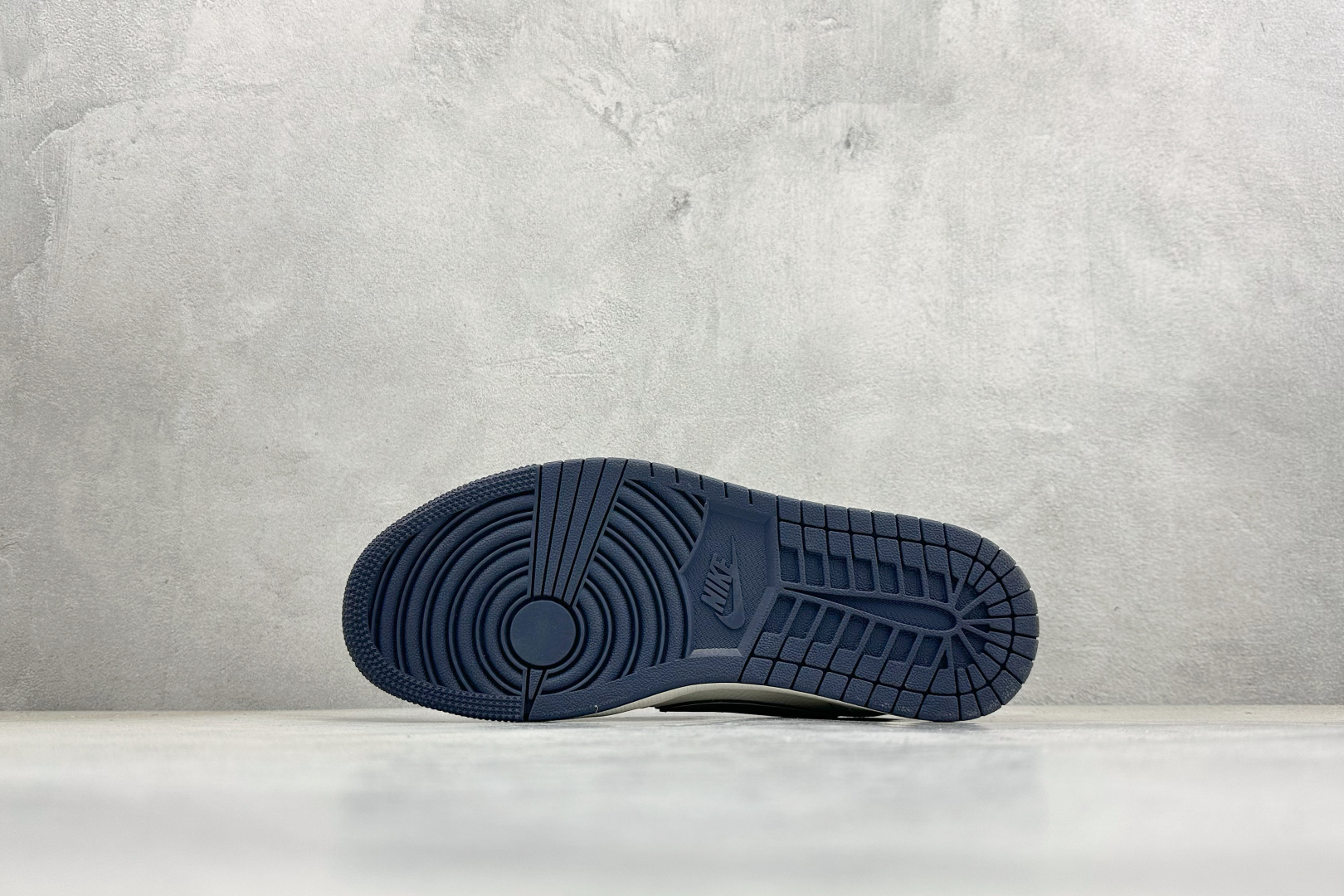 Air Jordan 1 马年定制款 经典AJ1低帮鞋型打底 FF2026-001 Air Jordan 1 马年定制款 经典AJ1低帮鞋型打底 FF2026-001