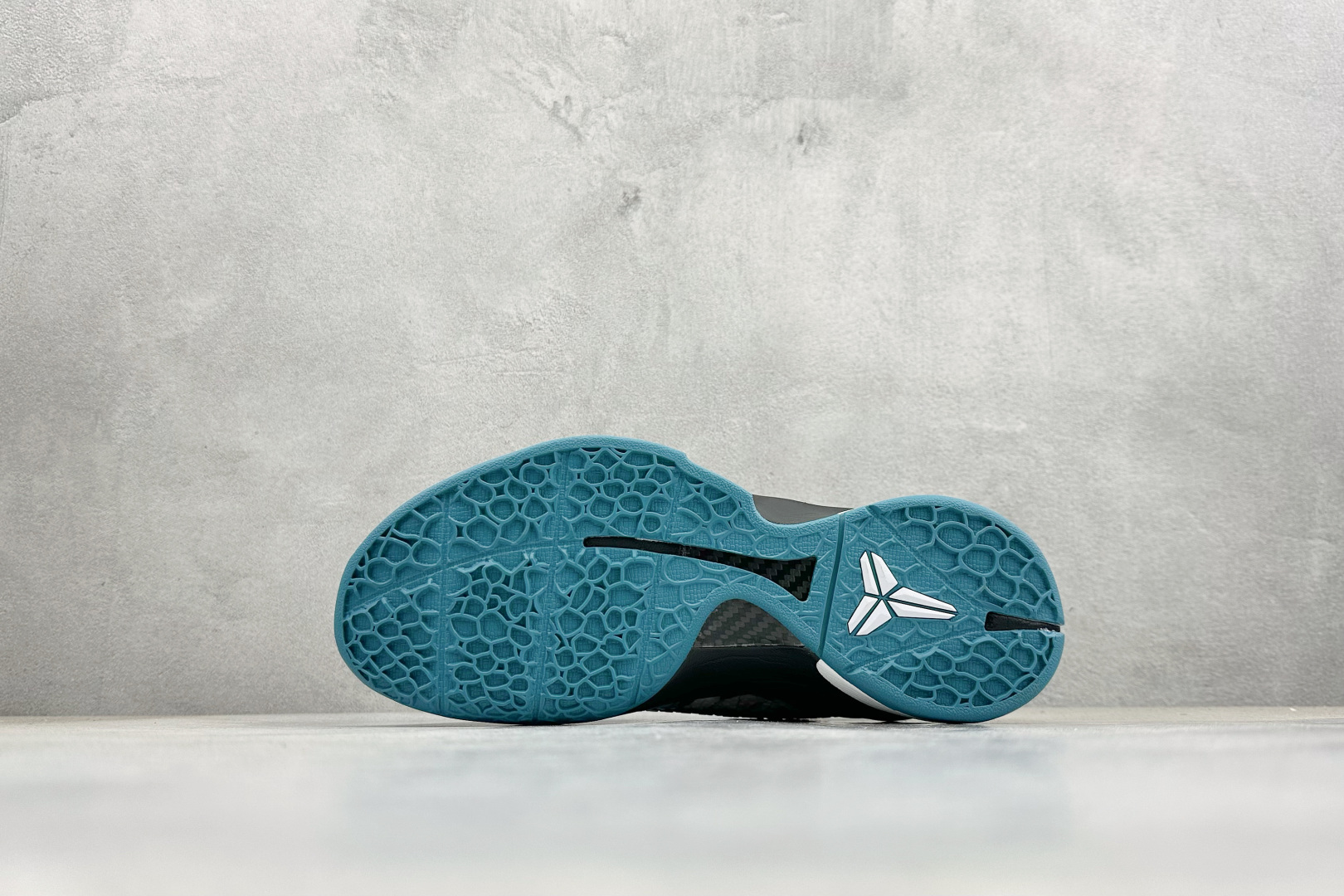Nike Zoom Kobe VI 马年限定 CNY新年款 耐克 科比6代系列 低帮复刻实战运动低帮文化篮球鞋 CW2190-010 Nike Zoom Kobe VI 马年限定 CNY新年款 耐克 科比6代系列 低帮复刻实战运动低帮文化篮球鞋 CW2190-010