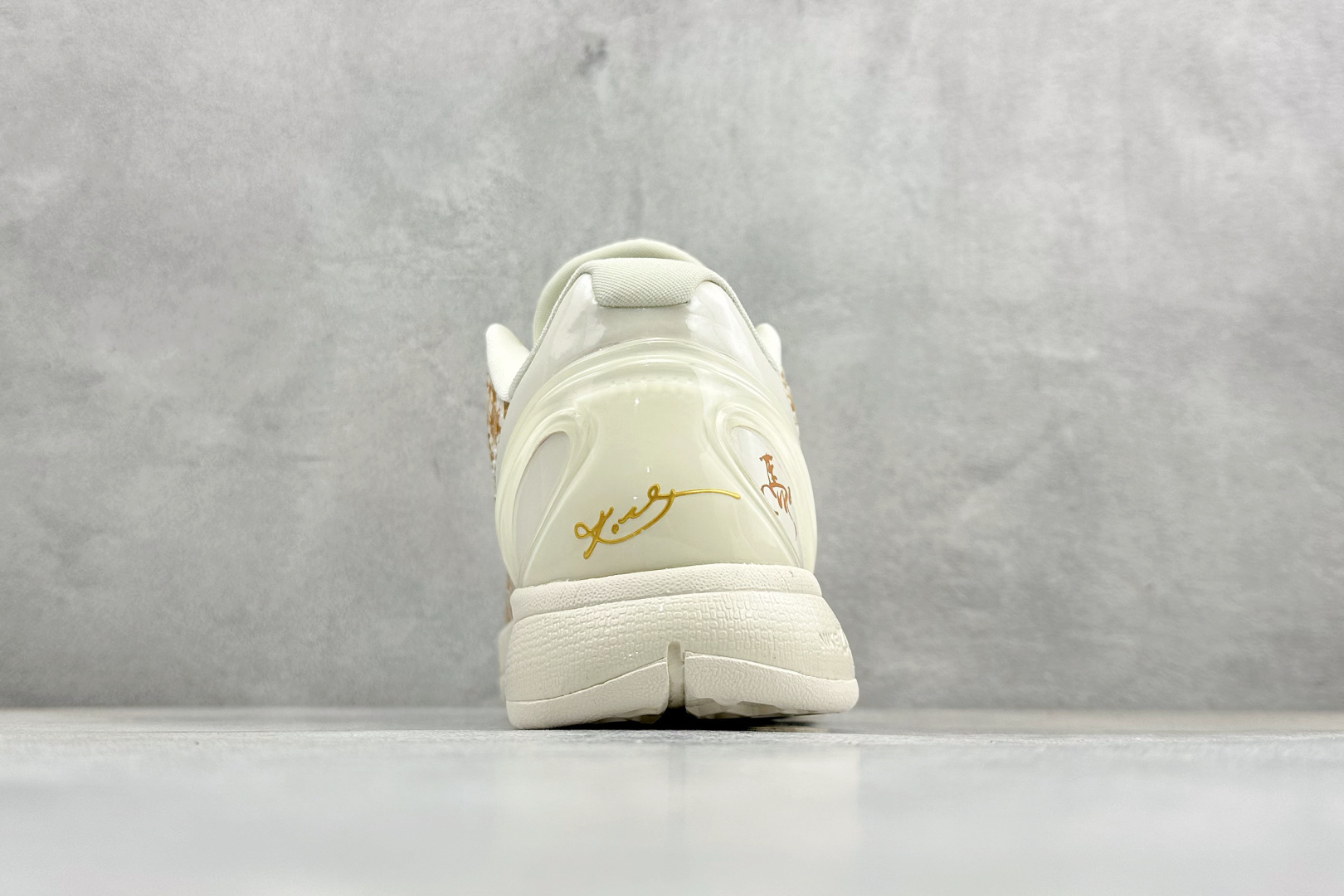 Nike Zoom Kobe VI 马年限定 CNY新年款 耐克 科比6代系列 低帮复刻实战运动低帮文化篮球鞋 CW2190-011 Nike Zoom Kobe VI 马年限定 CNY新年款 耐克 科比6代系列 低帮复刻实战运动低帮文化篮球鞋 CW2190-011