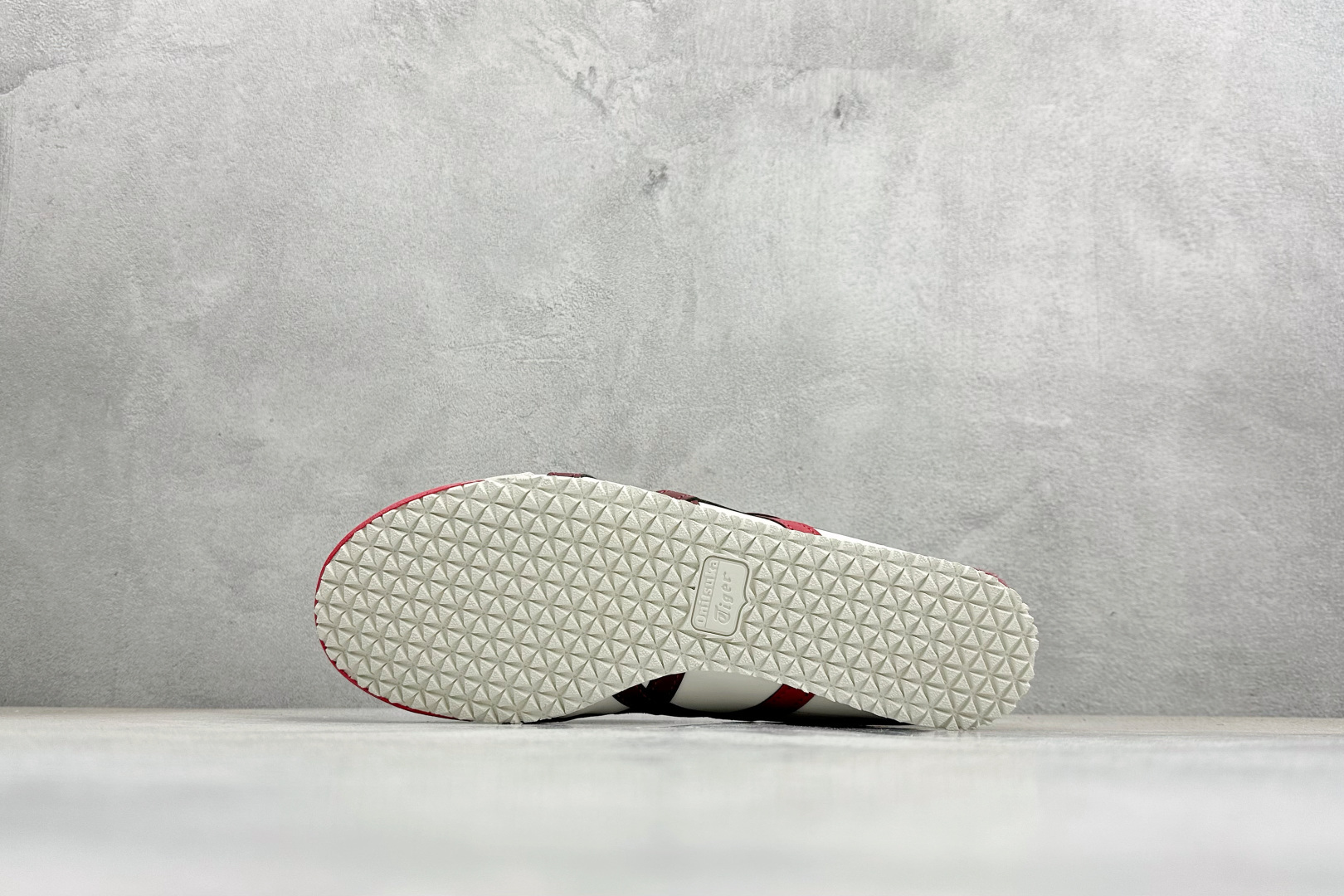 SF版Asics 鬼冢虎 Mexico 66 CNY 马年白红 1183C600-100 SF版Asics 鬼冢虎 Mexico 66 CNY 马年白红 1183C600-100