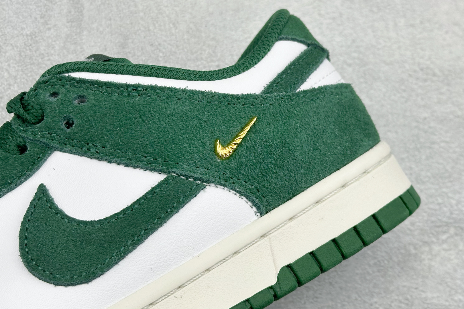 CS版Nike SB Dunk Low 马年限定 白绿 低帮休闲板鞋 IB4417-100