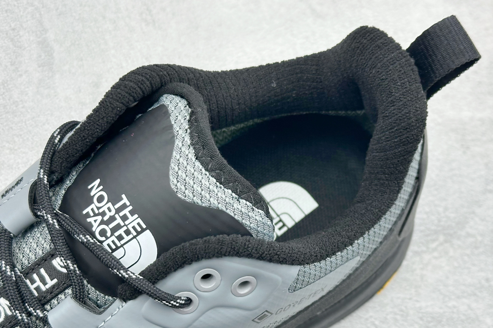 北面M VERTO ALPINE MID GORE-TEX 低帮户外防水机能鞋 NFOA83NBMN8-384