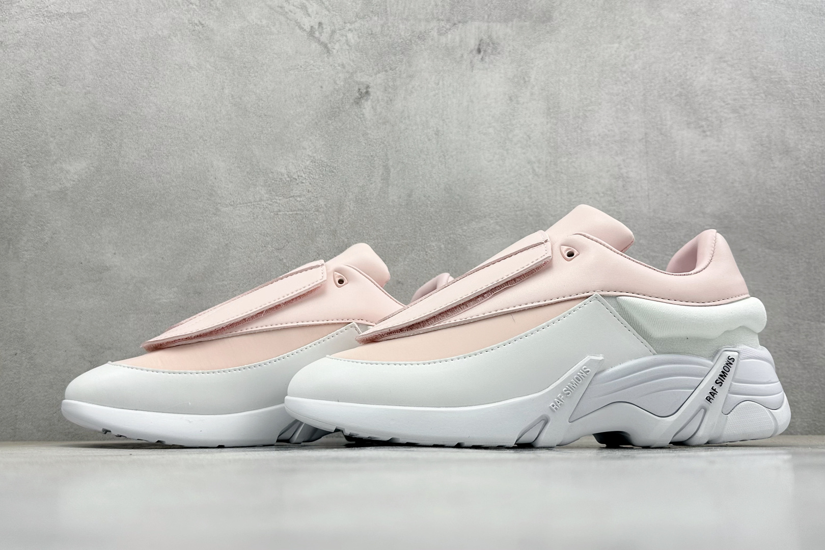 RAF SIMONS Antei 先锋潮流 复古低帮休闲鞋 HR740001S RAF SIMONS Antei 先锋潮流 复古低帮休闲鞋 HR740001S