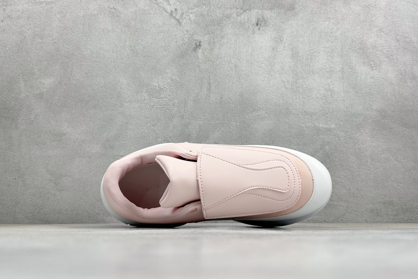 RAF SIMONS Antei 先锋潮流 复古低帮休闲鞋 HR740001S RAF SIMONS Antei 先锋潮流 复古低帮休闲鞋 HR740001S