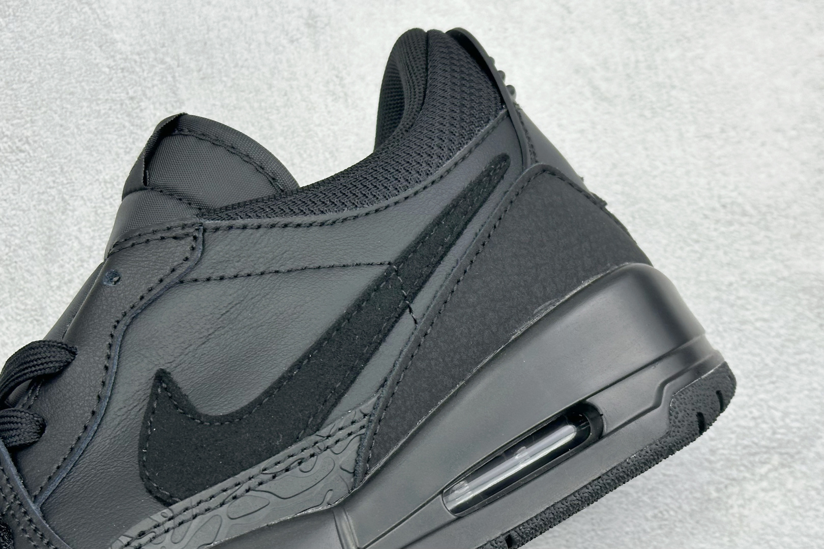 最强312 Air Jordan Legacy 312 Low 有着交错结合的设计 IQ9784-001 最强312 Air Jordan Legacy 312 Low 有着交错结合的设计 IQ9784-001