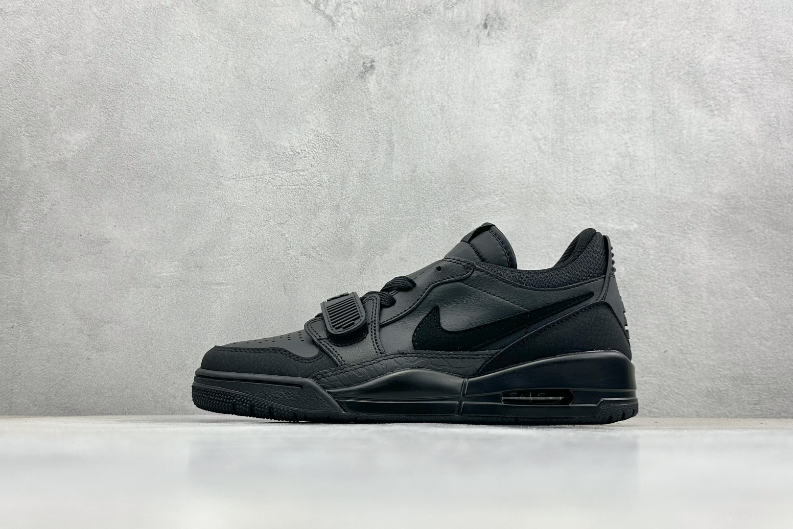 最强312 Air Jordan Legacy 312 Low 有着交错结合的设计 IQ9784-001 最强312 Air Jordan Legacy 312 Low 有着交错结合的设计 IQ9784-001
