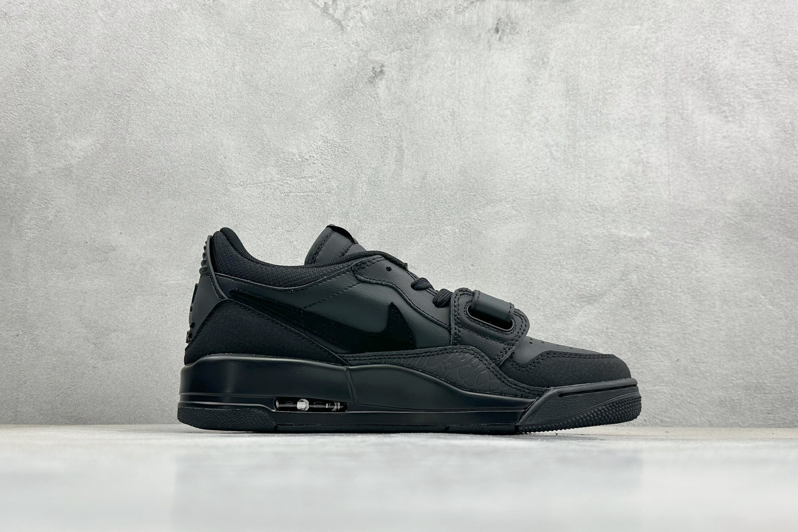 最强312 Air Jordan Legacy 312 Low 有着交错结合的设计 IQ9784-001 最强312 Air Jordan Legacy 312 Low 有着交错结合的设计 IQ9784-001
