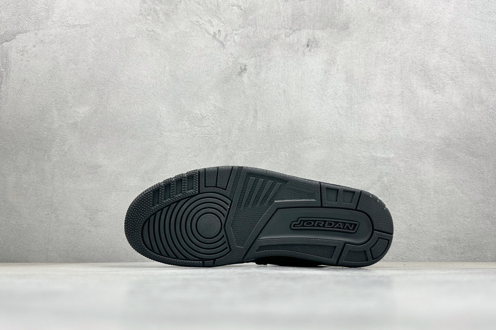 最强312 Air Jordan Legacy 312 Low 有着交错结合的设计 IQ9784-001 最强312 Air Jordan Legacy 312 Low 有着交错结合的设计 IQ9784-001