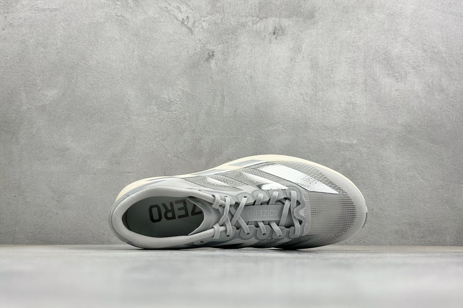 PAdidas Adizero Evo SL 阿迪超轻透气缓震跑鞋 KJ9664 PAdidas Adizero Evo SL 阿迪超轻透气缓震跑鞋 KJ9664