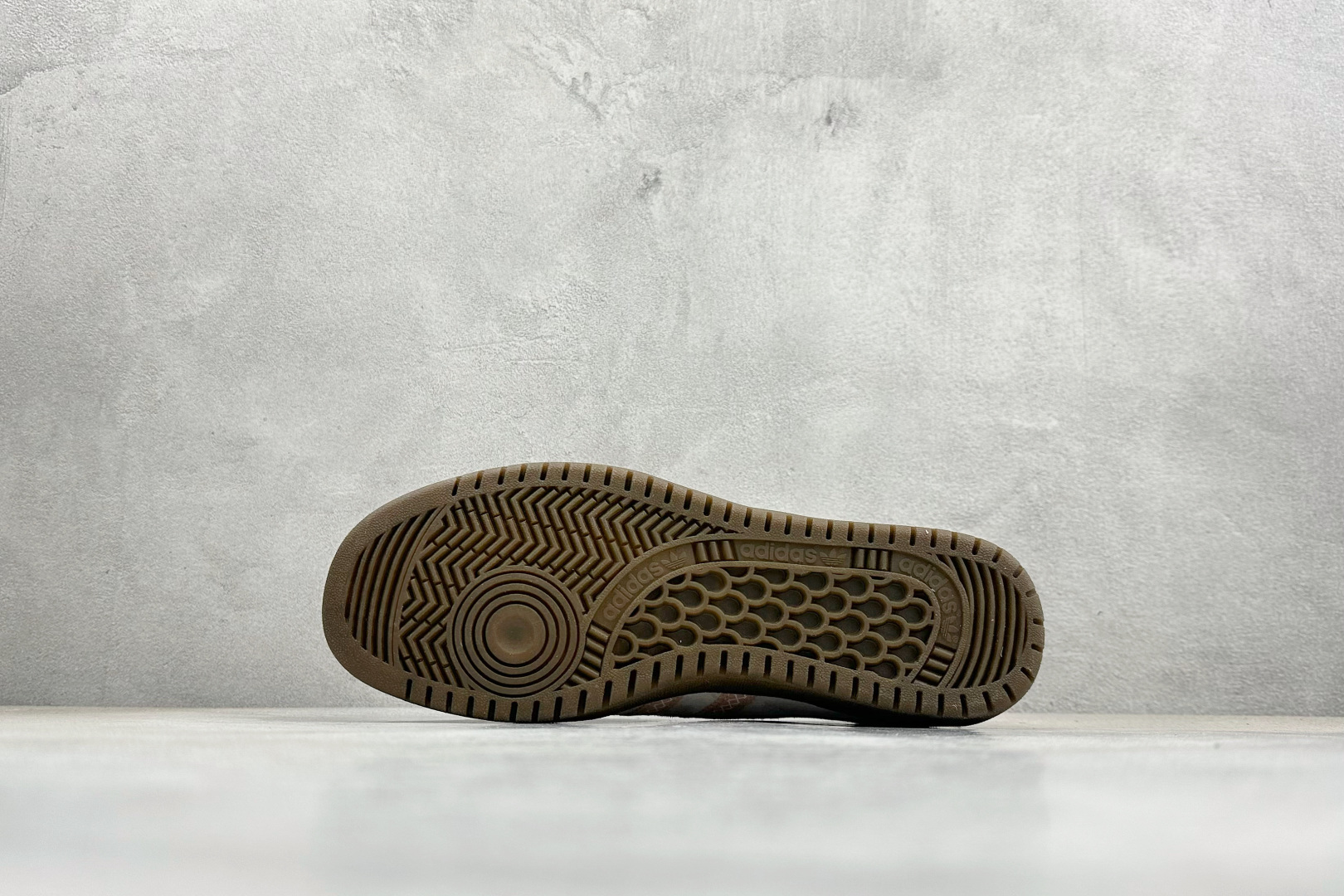 GX版Adidas Originals Bermuda 绒面麂皮防滑耐磨轻便低帮板鞋 JS3967 GX版Adidas Originals Bermuda 绒面麂皮防滑耐磨轻便低帮板鞋 JS3967