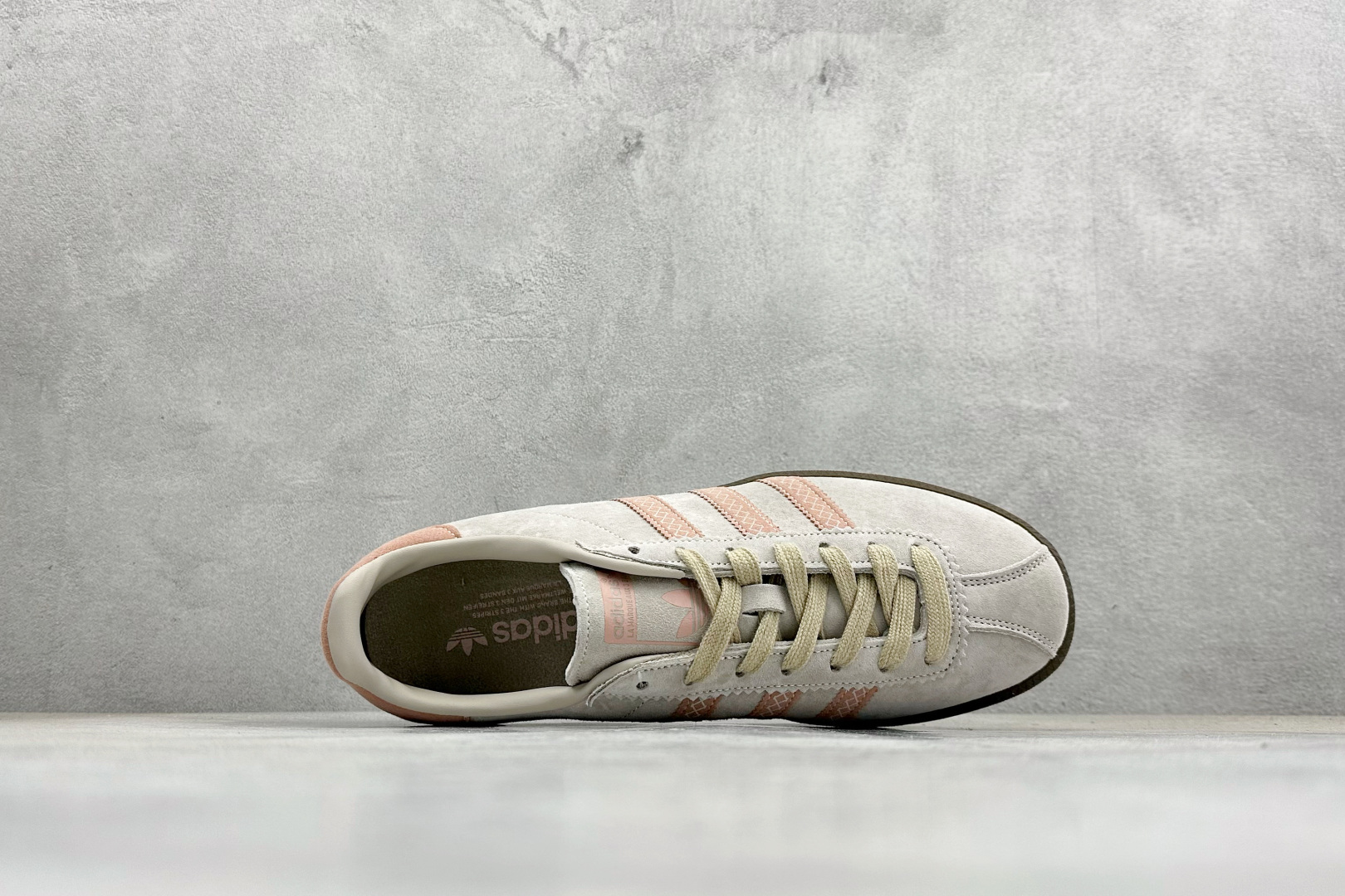 GX版Adidas Originals Bermuda 绒面麂皮防滑耐磨轻便低帮板鞋 JS3967 GX版Adidas Originals Bermuda 绒面麂皮防滑耐磨轻便低帮板鞋 JS3967