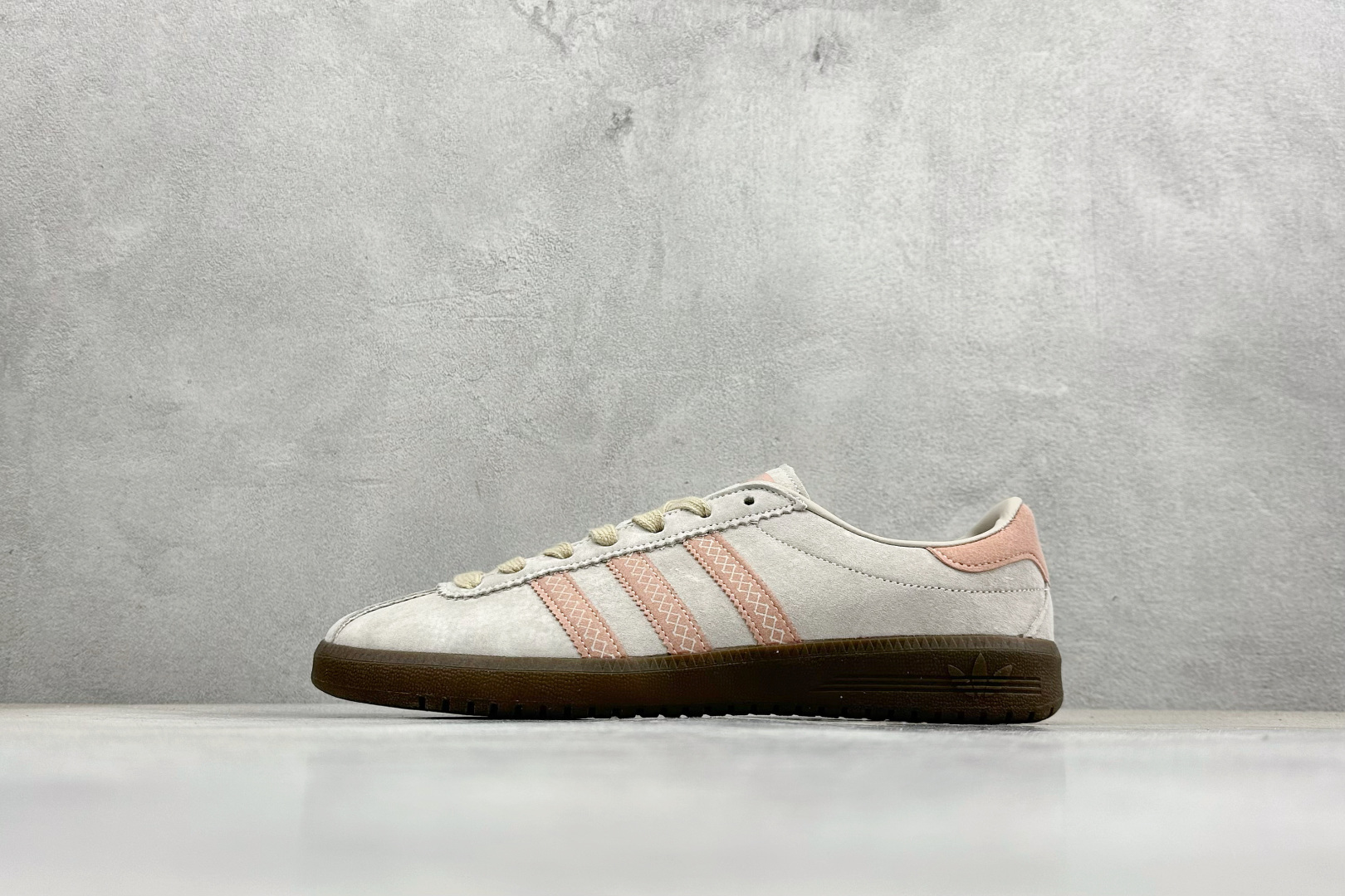 GX版Adidas Originals Bermuda 绒面麂皮防滑耐磨轻便低帮板鞋 JS3967 GX版Adidas Originals Bermuda 绒面麂皮防滑耐磨轻便低帮板鞋 JS3967