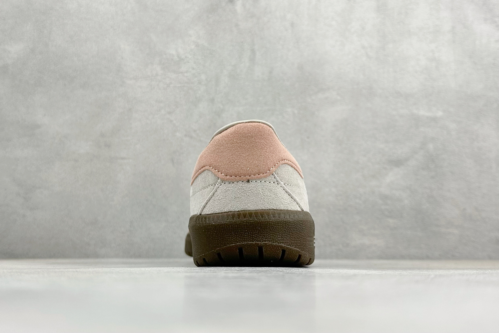 GX版Adidas Originals Bermuda 绒面麂皮防滑耐磨轻便低帮板鞋 JS3967 GX版Adidas Originals Bermuda 绒面麂皮防滑耐磨轻便低帮板鞋 JS3967