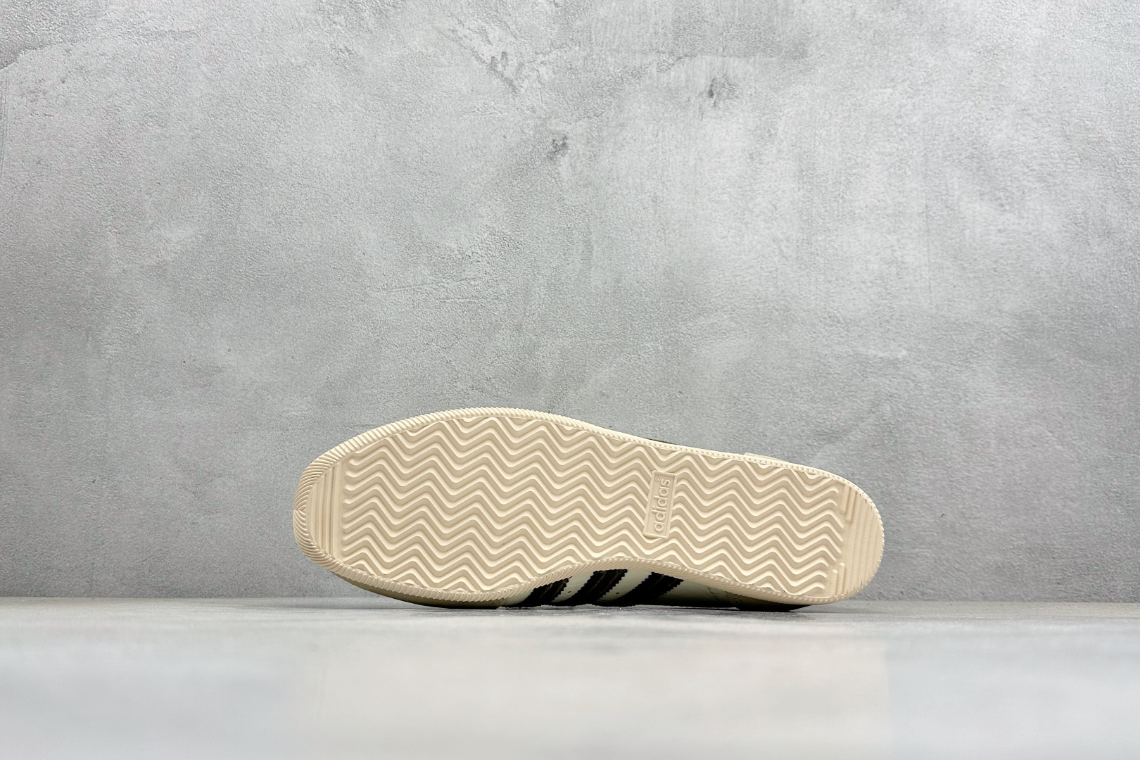 DS版Wales Bonner x adidas originals JAPAN 复古绒面皮革防滑耐磨轻便低帮休闲跑步鞋 GY5748 DS版Wales Bonner x adidas originals JAPAN 复古绒面皮革防滑耐磨轻便低帮休闲跑步鞋 GY5748