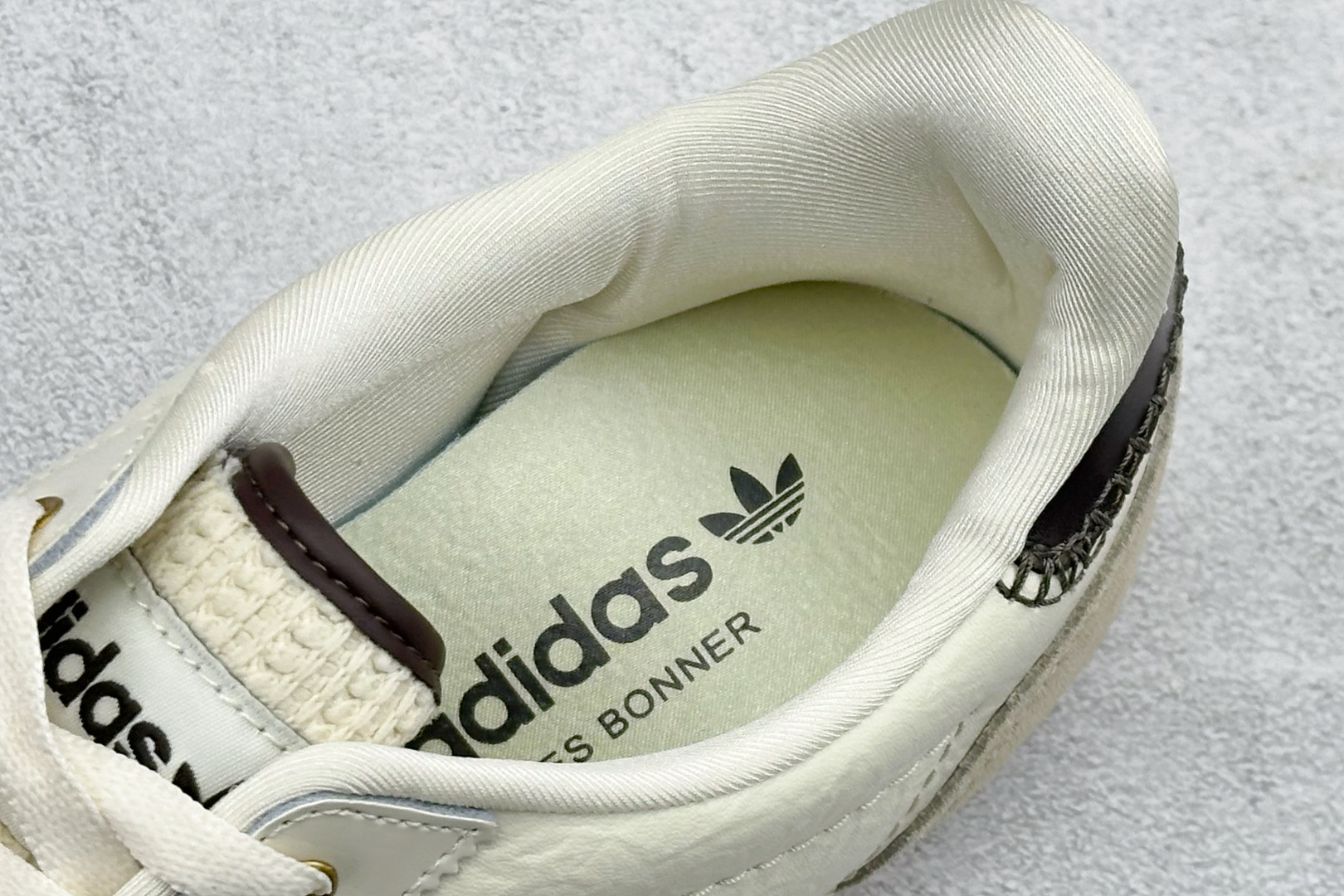 DS版Wales Bonner x adidas originals JAPAN 复古绒面皮革防滑耐磨轻便低帮休闲跑步鞋 GY5748 DS版Wales Bonner x adidas originals JAPAN 复古绒面皮革防滑耐磨轻便低帮休闲跑步鞋 GY5748
