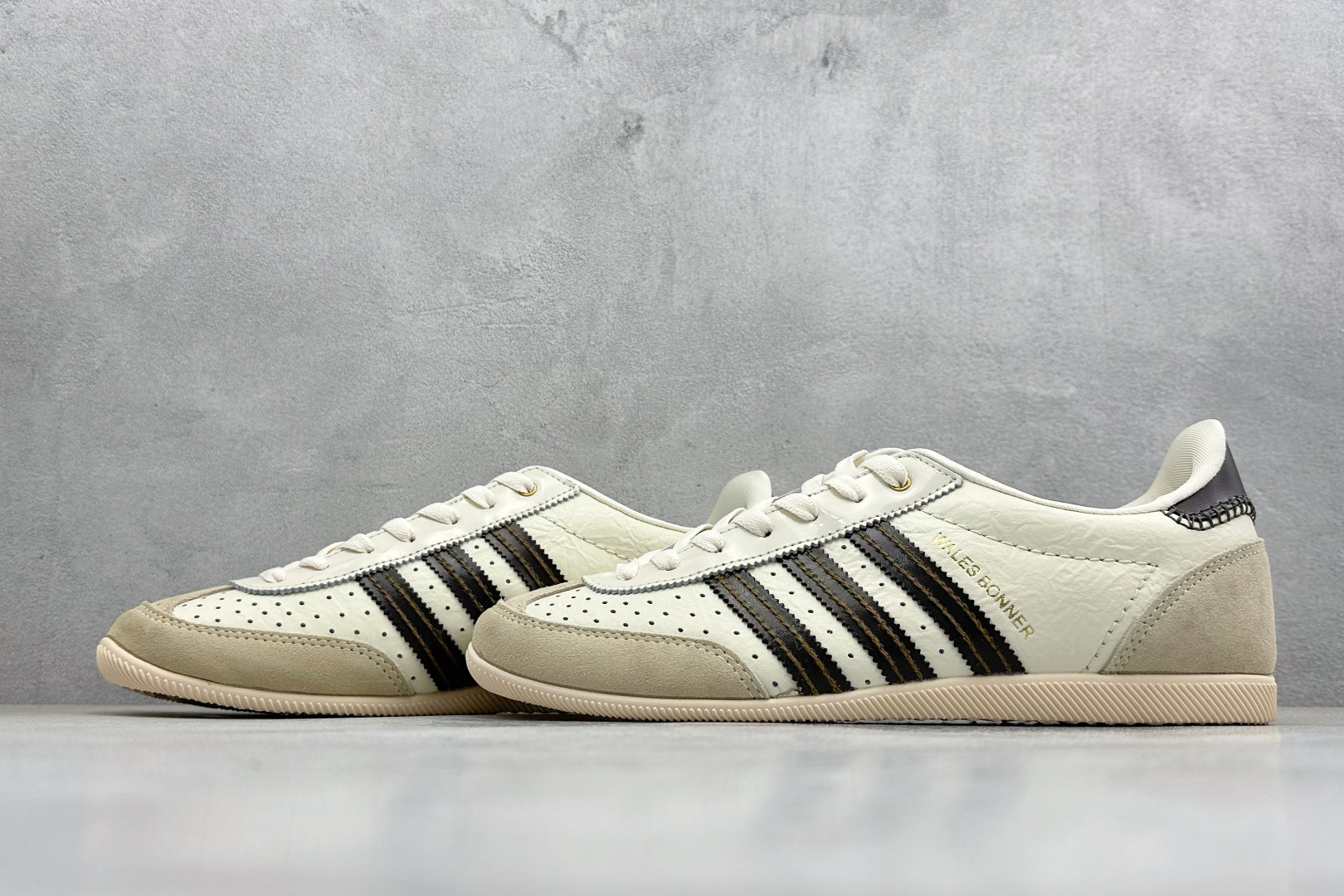 DS版Wales Bonner x adidas originals JAPAN 复古绒面皮革防滑耐磨轻便低帮休闲跑步鞋 GY5748 DS版Wales Bonner x adidas originals JAPAN 复古绒面皮革防滑耐磨轻便低帮休闲跑步鞋 GY5748