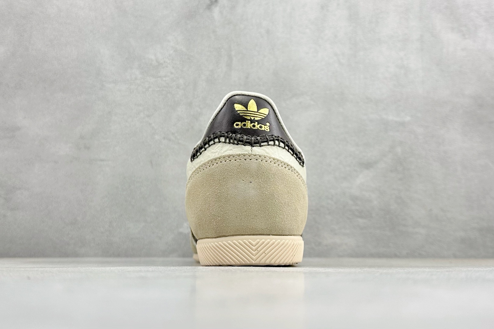DS版Wales Bonner x adidas originals JAPAN 复古绒面皮革防滑耐磨轻便低帮休闲跑步鞋 GY5748 DS版Wales Bonner x adidas originals JAPAN 复古绒面皮革防滑耐磨轻便低帮休闲跑步鞋 GY5748