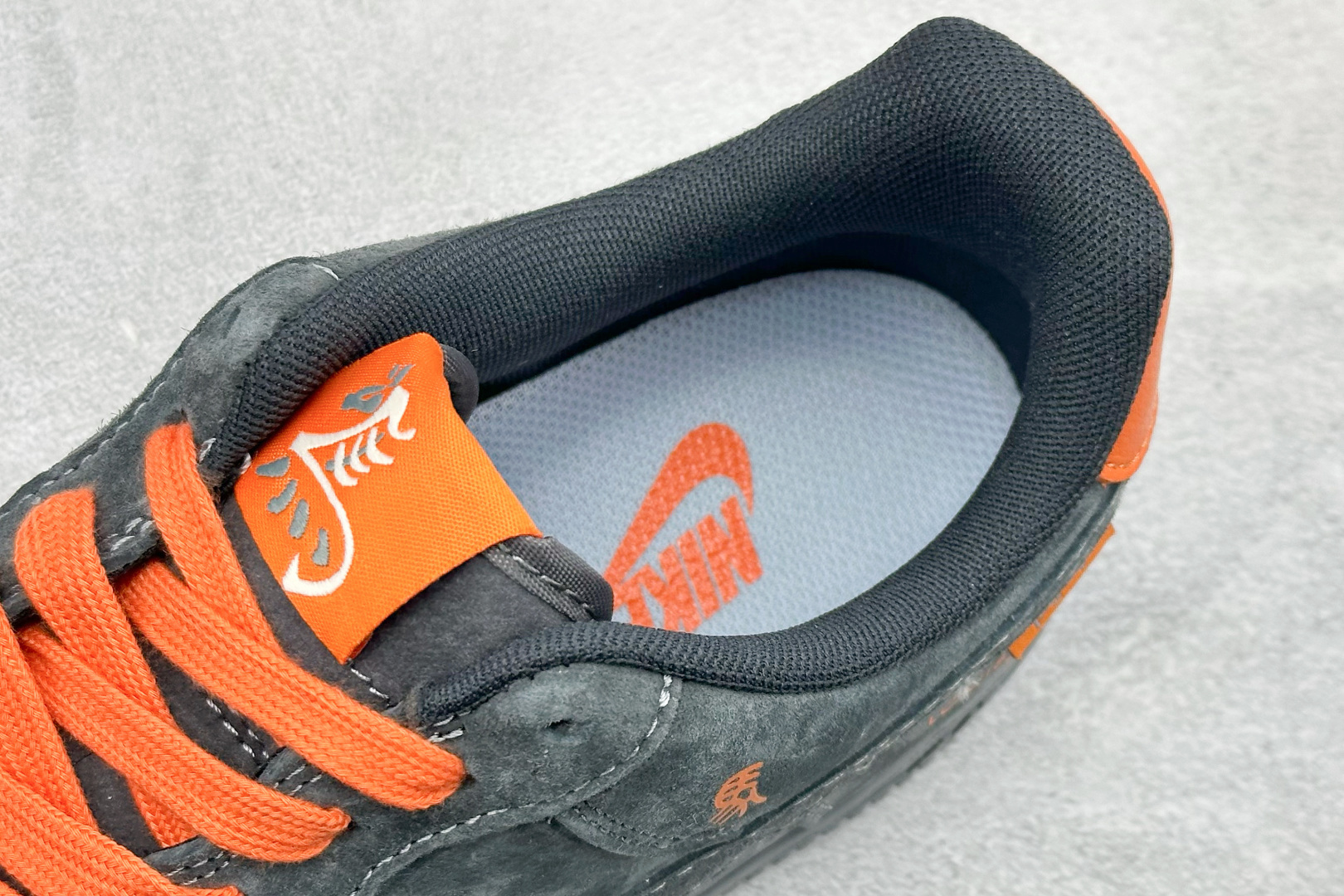 SC版NIke Air Force 1 '07 Low “马年限定--岩灰缀橙” 空军一号低帮 运动鞋 休闲鞋 FV3694-105 SC版NIke Air Force 1 '07 Low “马年限定--岩灰缀橙” 空军一号低帮 运动鞋 休闲鞋 FV3694-105