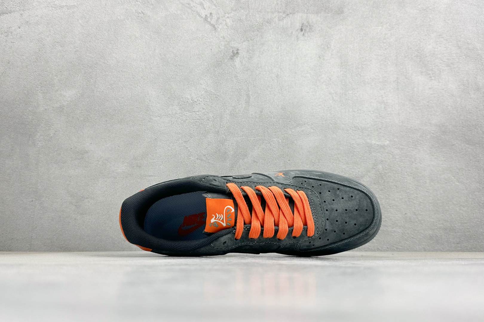 SC版NIke Air Force 1 '07 Low “马年限定--岩灰缀橙” 空军一号低帮 运动鞋 休闲鞋 FV3694-105 SC版NIke Air Force 1 '07 Low “马年限定--岩灰缀橙” 空军一号低帮 运动鞋 休闲鞋 FV3694-105