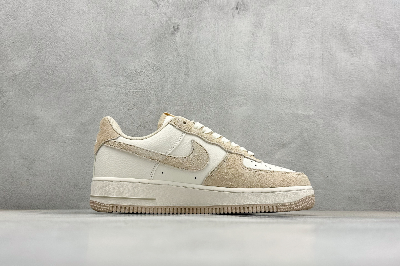 SC版NIke Air Force 1 '07 Low 奶白浅灰 空军一号低帮 HQ3905-001 SC版NIke Air Force 1 '07 Low 奶白浅灰 空军一号低帮 HQ3905-001