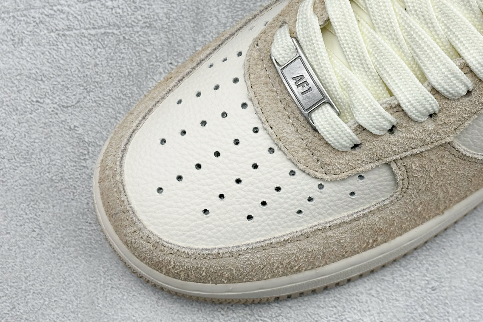 SC版NIke Air Force 1 '07 Low 奶白浅灰 空军一号低帮 HQ3905-001 SC版NIke Air Force 1 '07 Low 奶白浅灰 空军一号低帮 HQ3905-001