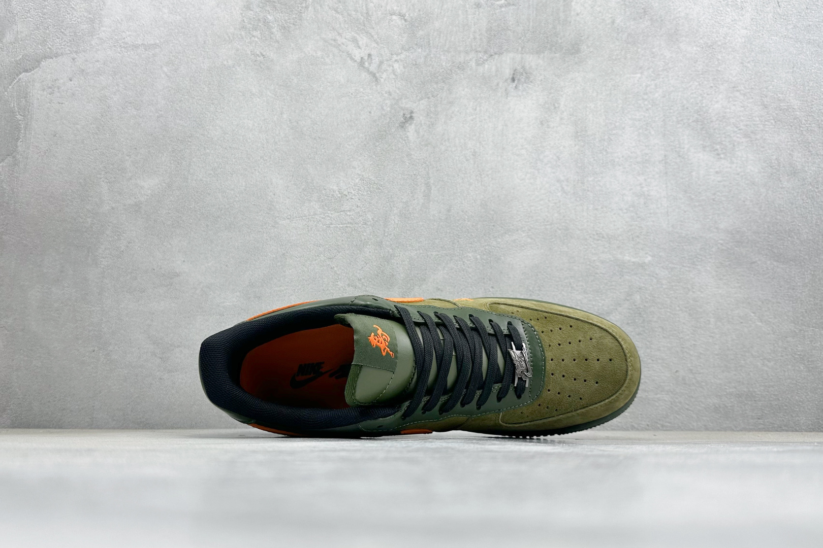 SC版NIke Air Force 1 '07 Low “马年限定--军绿橙星” 空军一号低帮 运动鞋 XY9025-010 SC版NIke Air Force 1 '07 Low “马年限定--军绿橙星” 空军一号低帮 运动鞋 XY9025-010