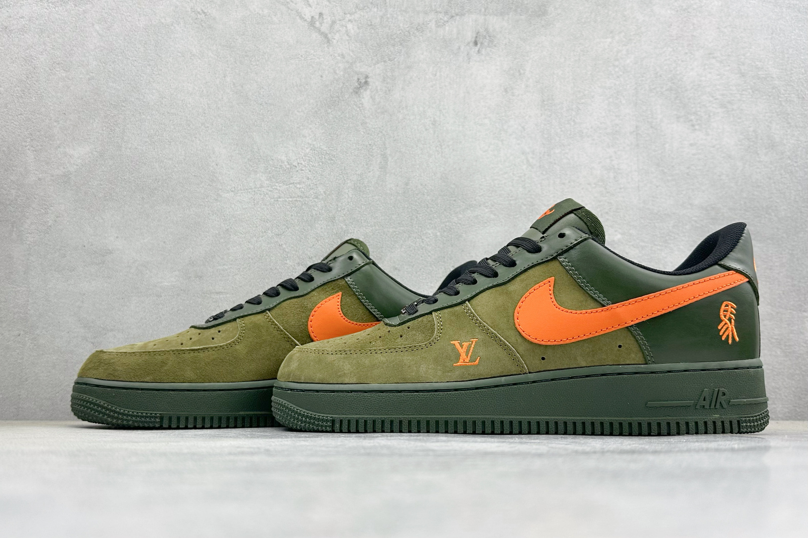 SC版NIke Air Force 1 '07 Low “马年限定--军绿橙星” 空军一号低帮 运动鞋 XY9025-010 SC版NIke Air Force 1 '07 Low “马年限定--军绿橙星” 空军一号低帮 运动鞋 XY9025-010