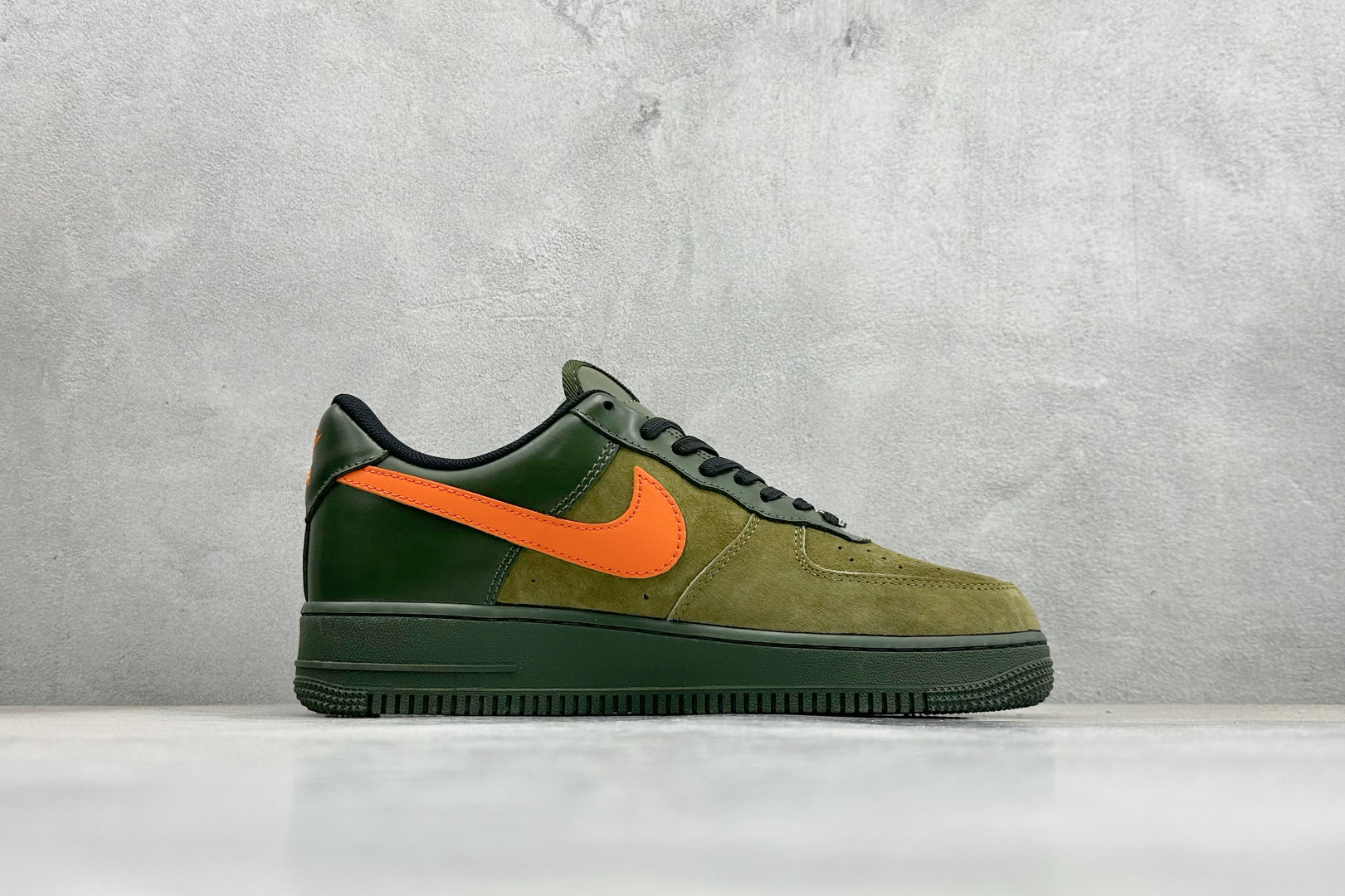 SC版NIke Air Force 1 '07 Low “马年限定--军绿橙星” 空军一号低帮 运动鞋 XY9025-010 SC版NIke Air Force 1 '07 Low “马年限定--军绿橙星” 空军一号低帮 运动鞋 XY9025-010