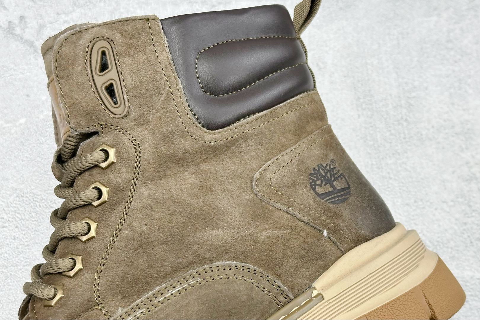 Timberland添柏岚/天伯伦 秋冬新品(毛绒内里保暖锁热)秋冬必备户外休闲大黄靴系列 Timberland添柏岚/天伯伦 秋冬新品(毛绒内里保暖锁热)秋冬必备户外休闲大黄靴系列
